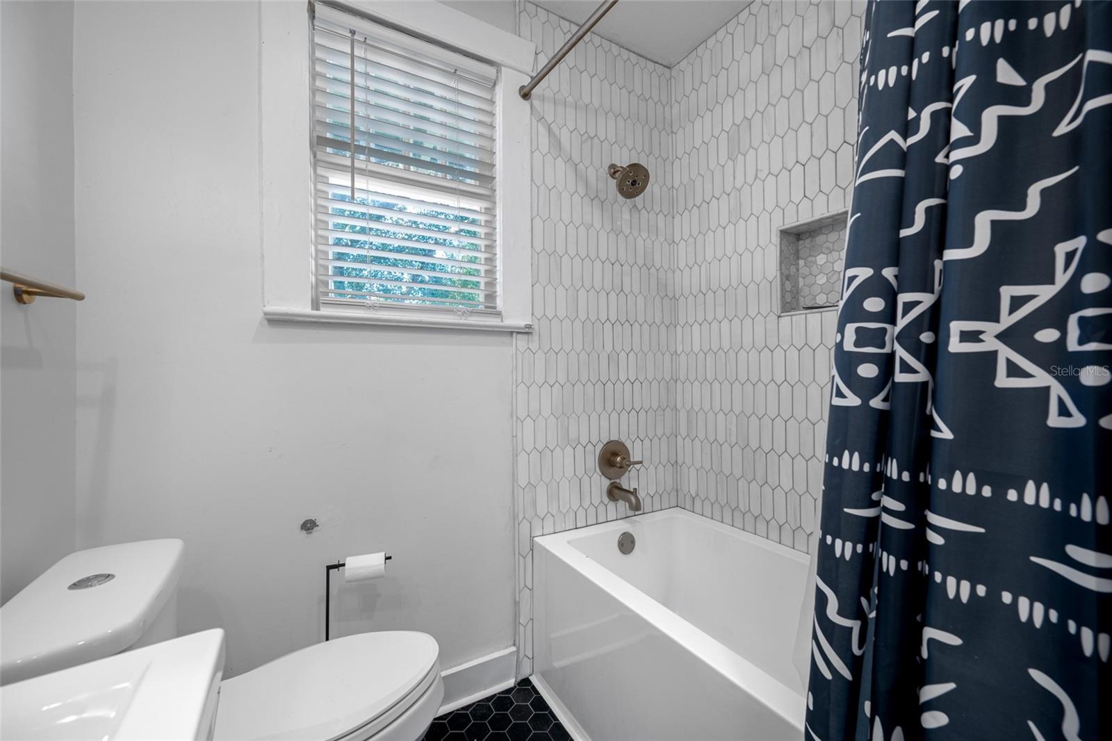 304 W HENRY AVE, TAMPA, FL — photo 39