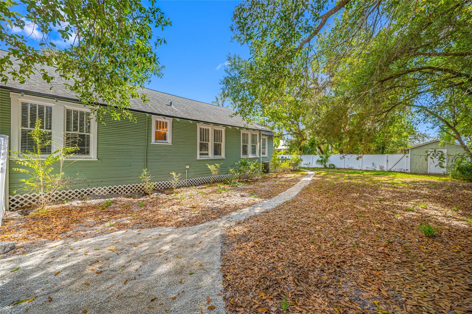 304 W HENRY AVE, TAMPA, FL — photo 48