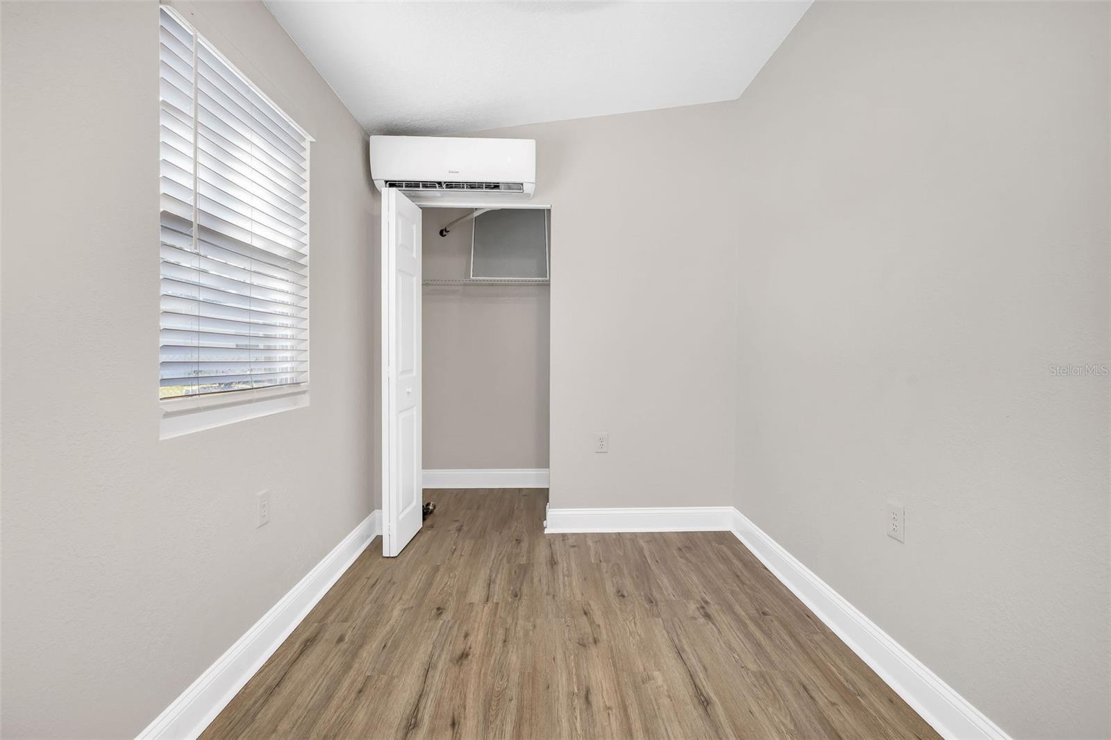 2140 22ND AVE N, ST PETERSBURG, FL — photo 29
