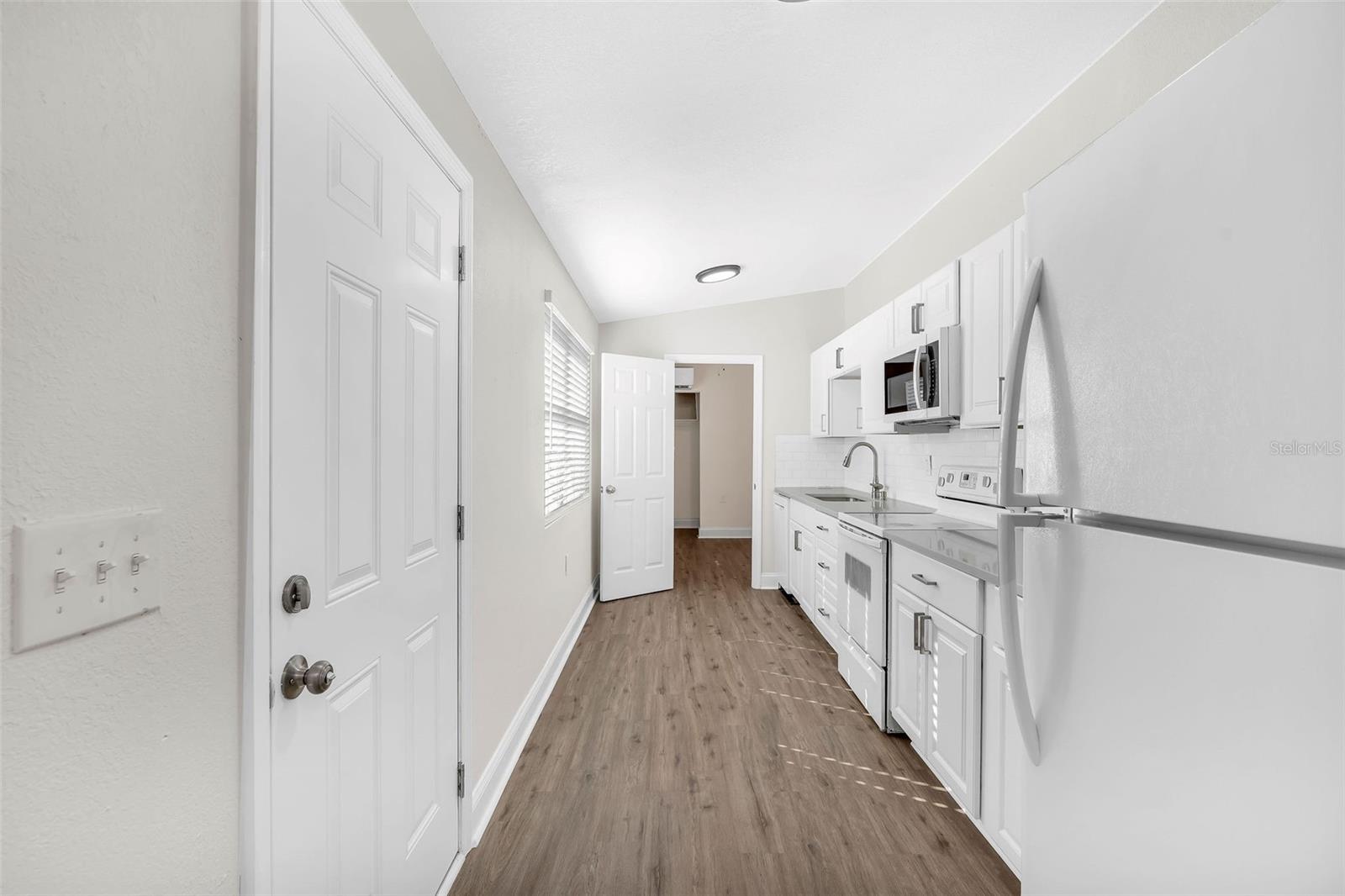2140 22ND AVE N, ST PETERSBURG, FL — photo 34
