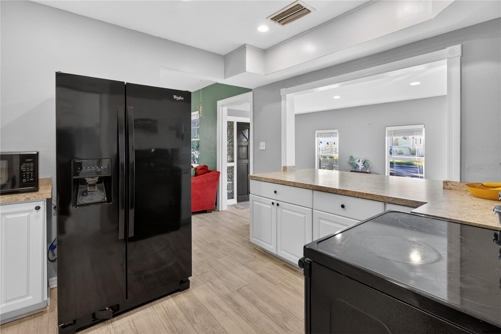 5021 37TH AVE N, ST PETERSBURG, FL — photo 10