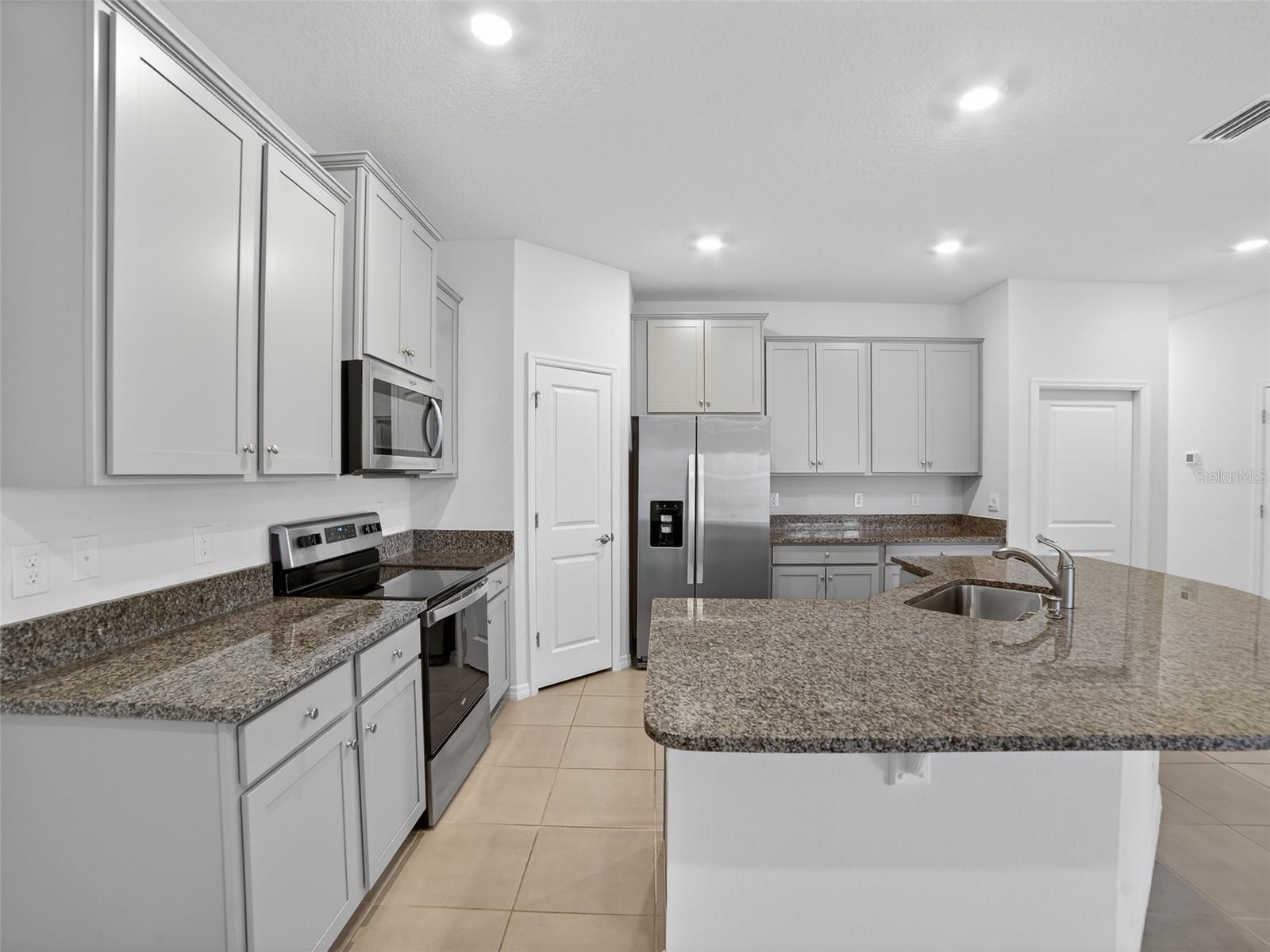 411 157TH CT E, BRADENTON, FL — photo 16