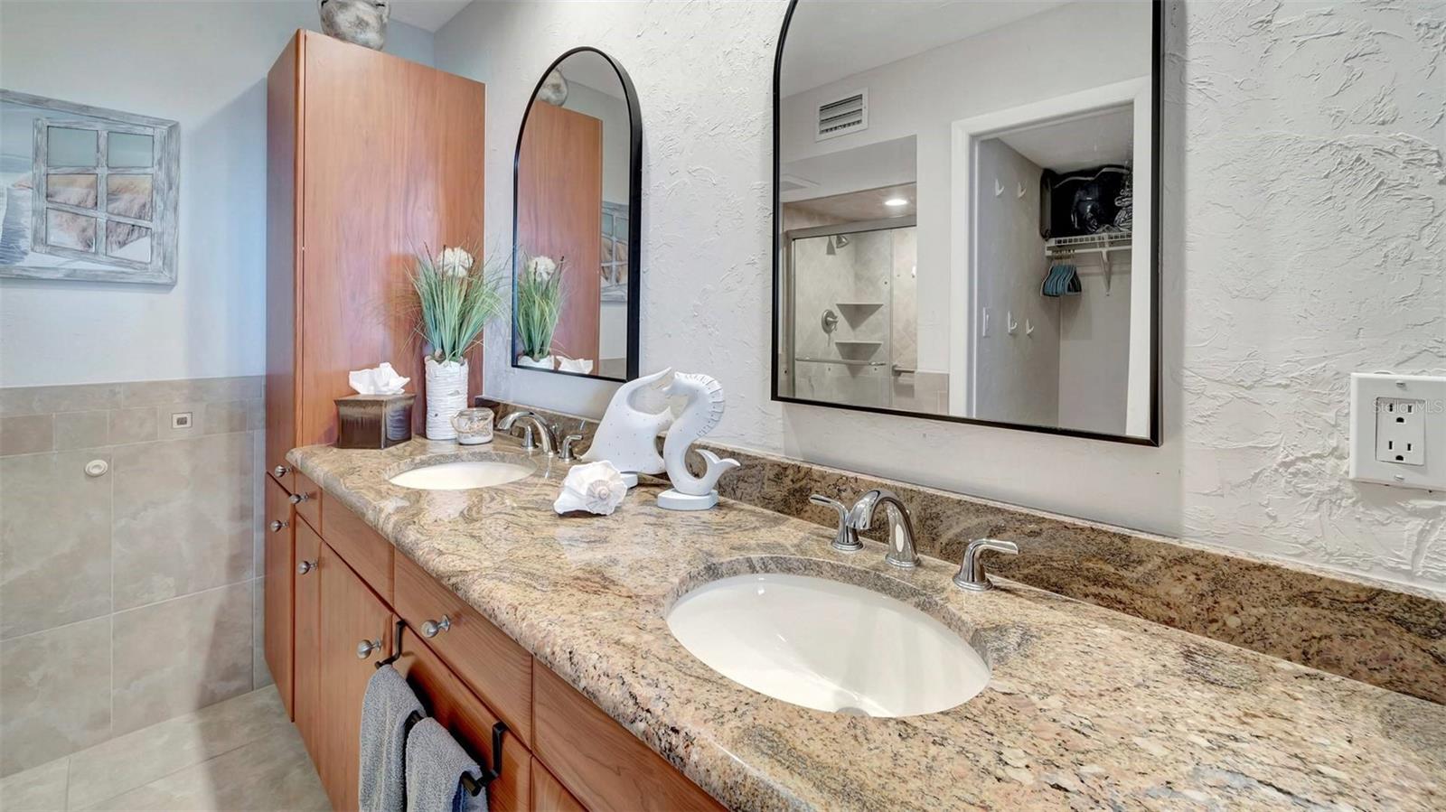 1125 W PEPPERTREE DR #705, SARASOTA, FL — photo 39