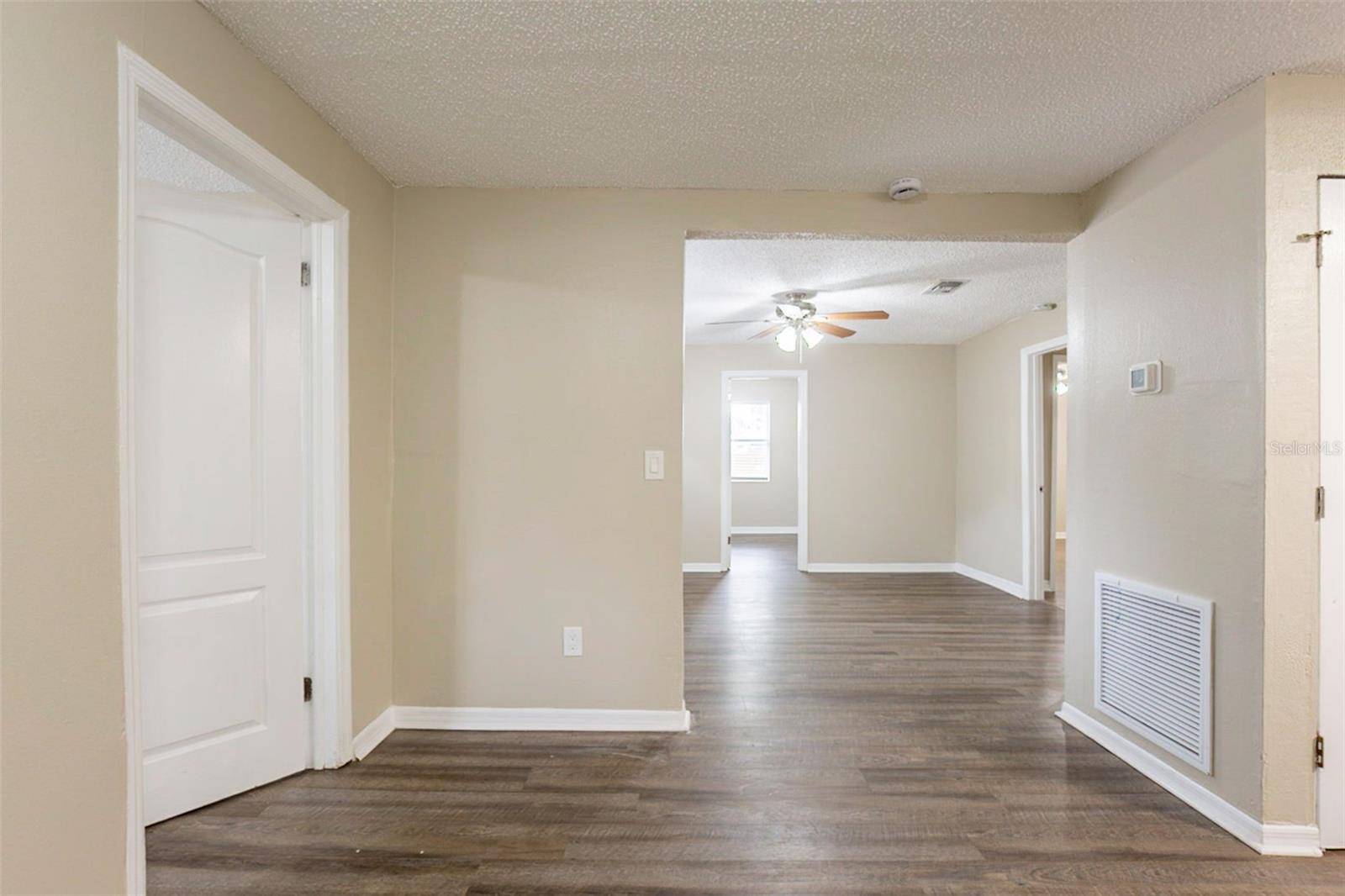 2115 E ELLICOTT ST, TAMPA, FL — photo 8