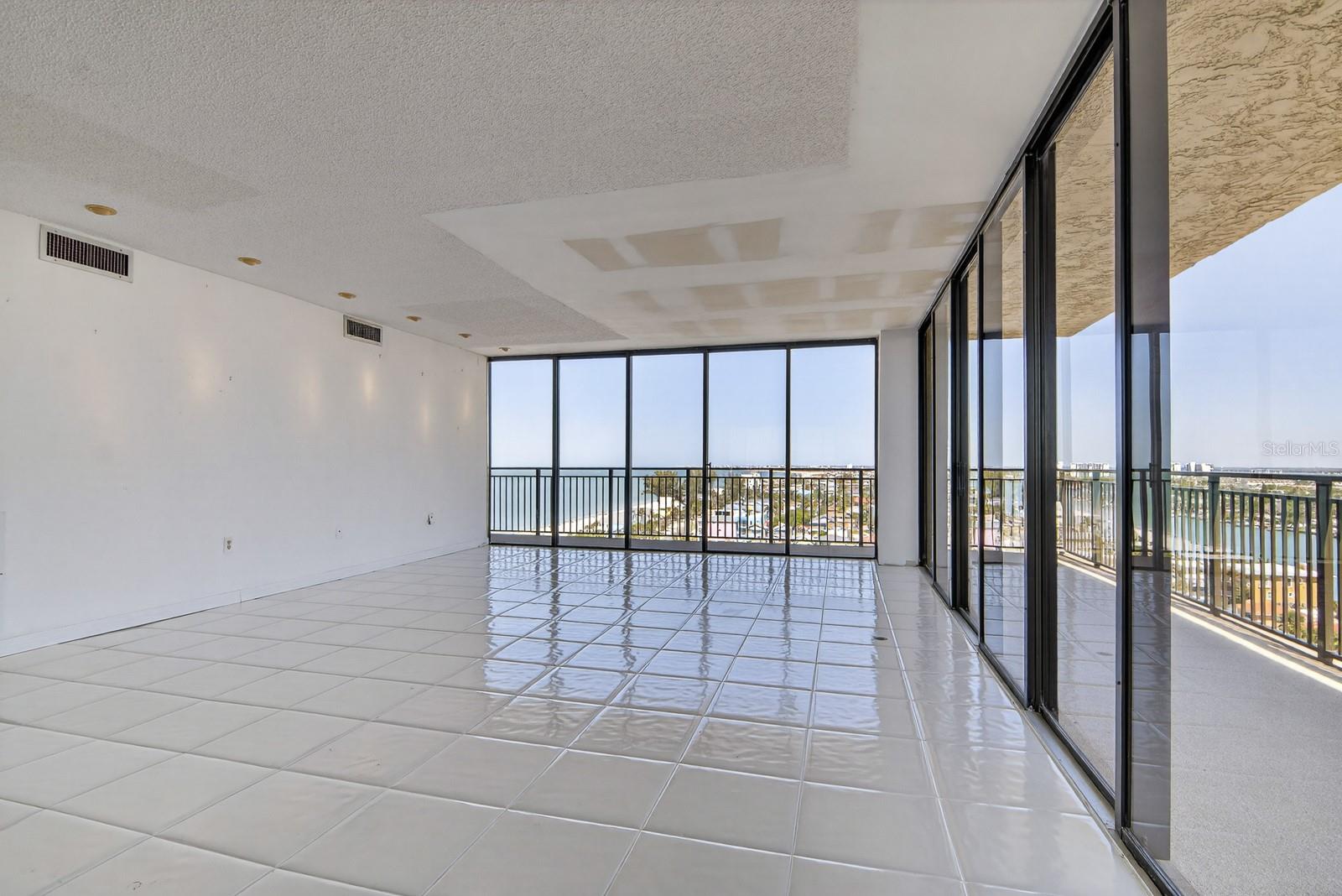 7650 BAYSHORE DR #1105, TREASURE ISLAND, FL — photo 6