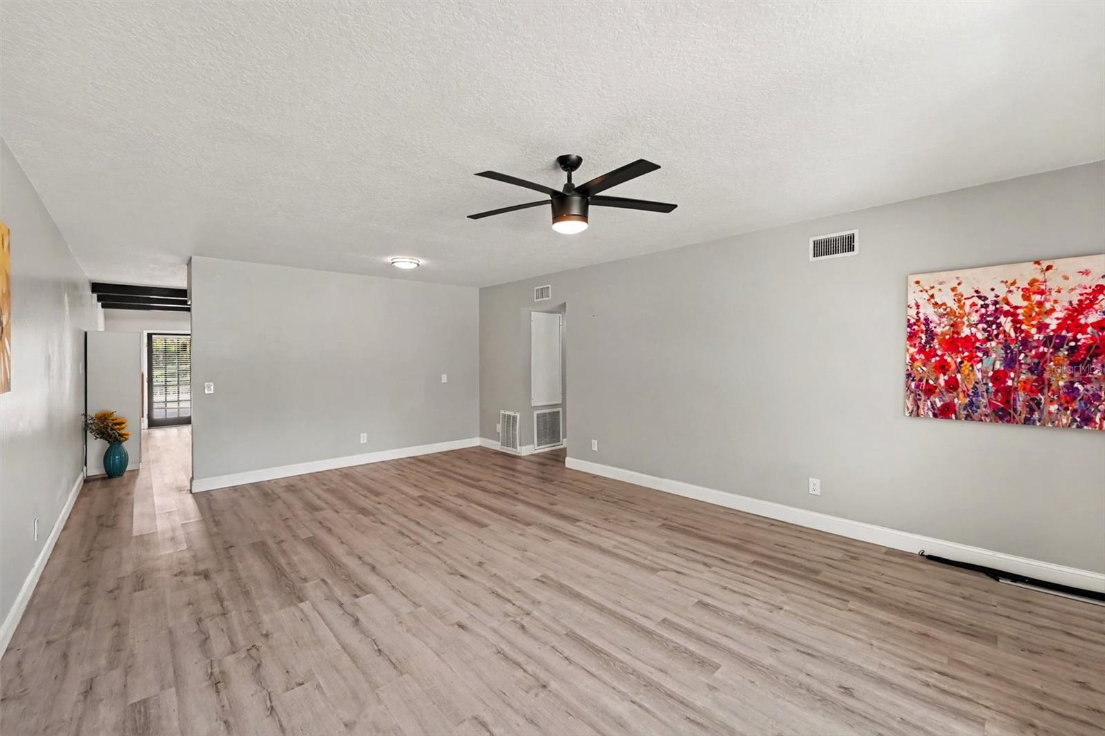 2262 SWEDISH DR #14, CLEARWATER, FL — photo 4
