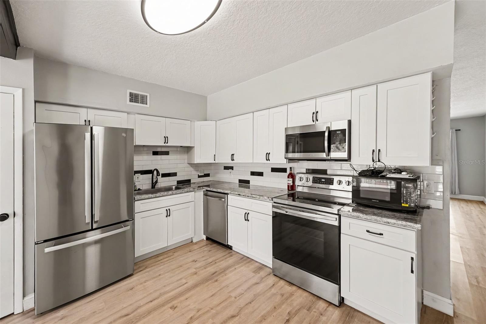2262 SWEDISH DR #14, CLEARWATER, FL — photo 5
