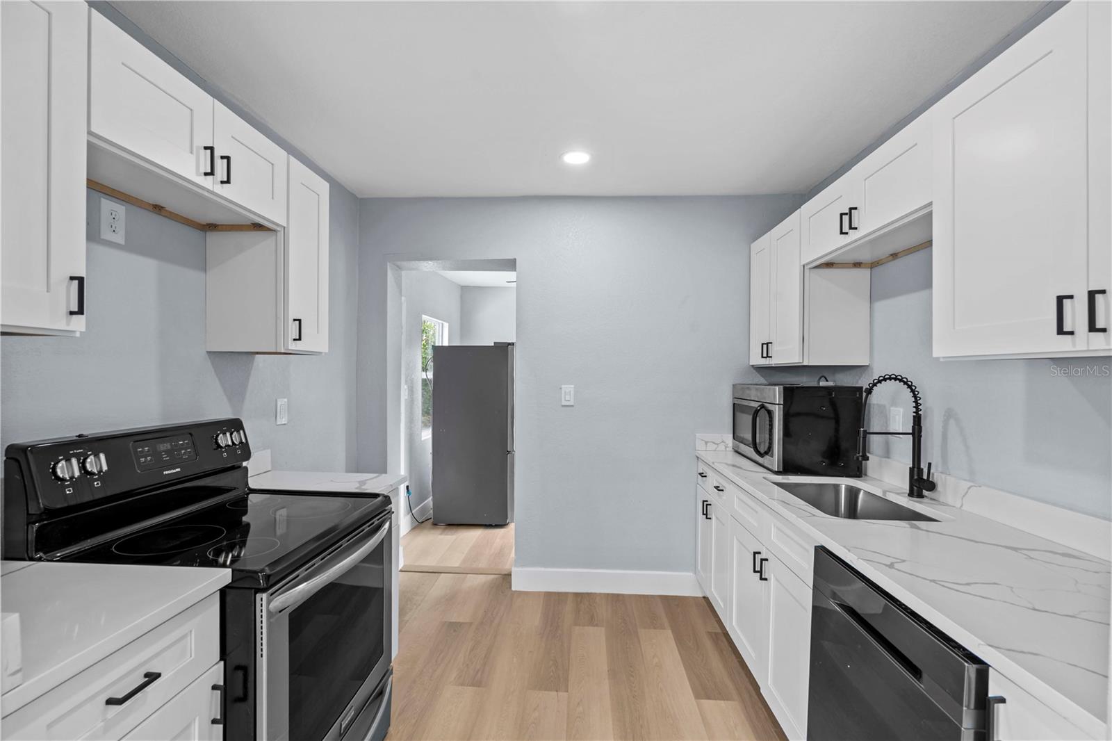 2465 16TH AVE S, ST PETERSBURG, FL — photo 2