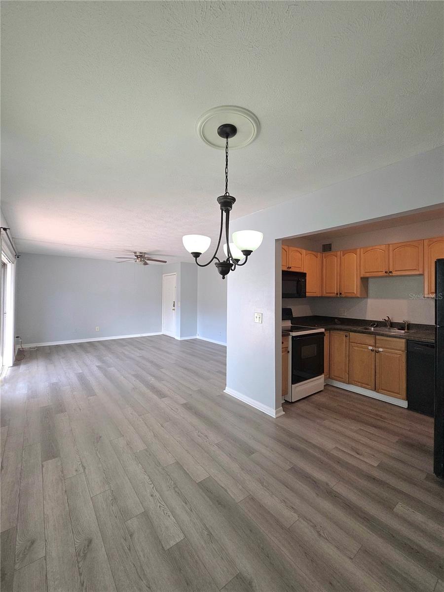 13690 ORANGE SUNSET DR #102, TAMPA, FL — photo 6
