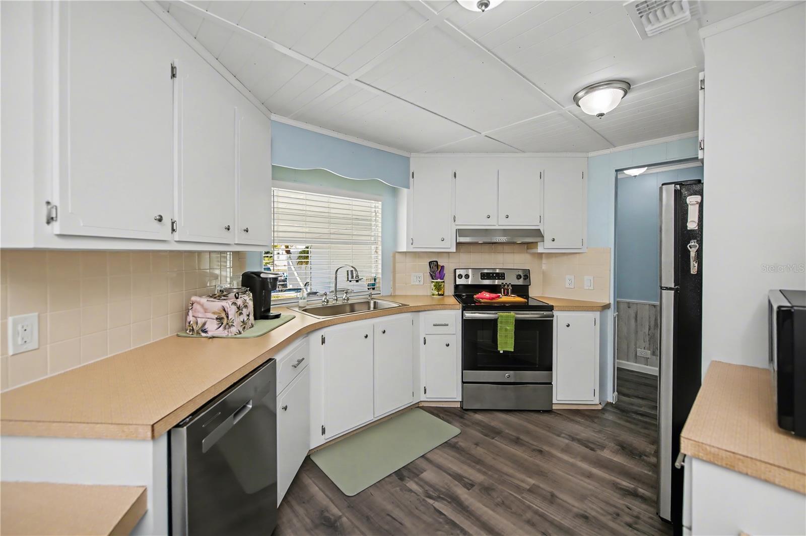 3303 BLUE JAY LN, ENGLEWOOD, FL — photo 9