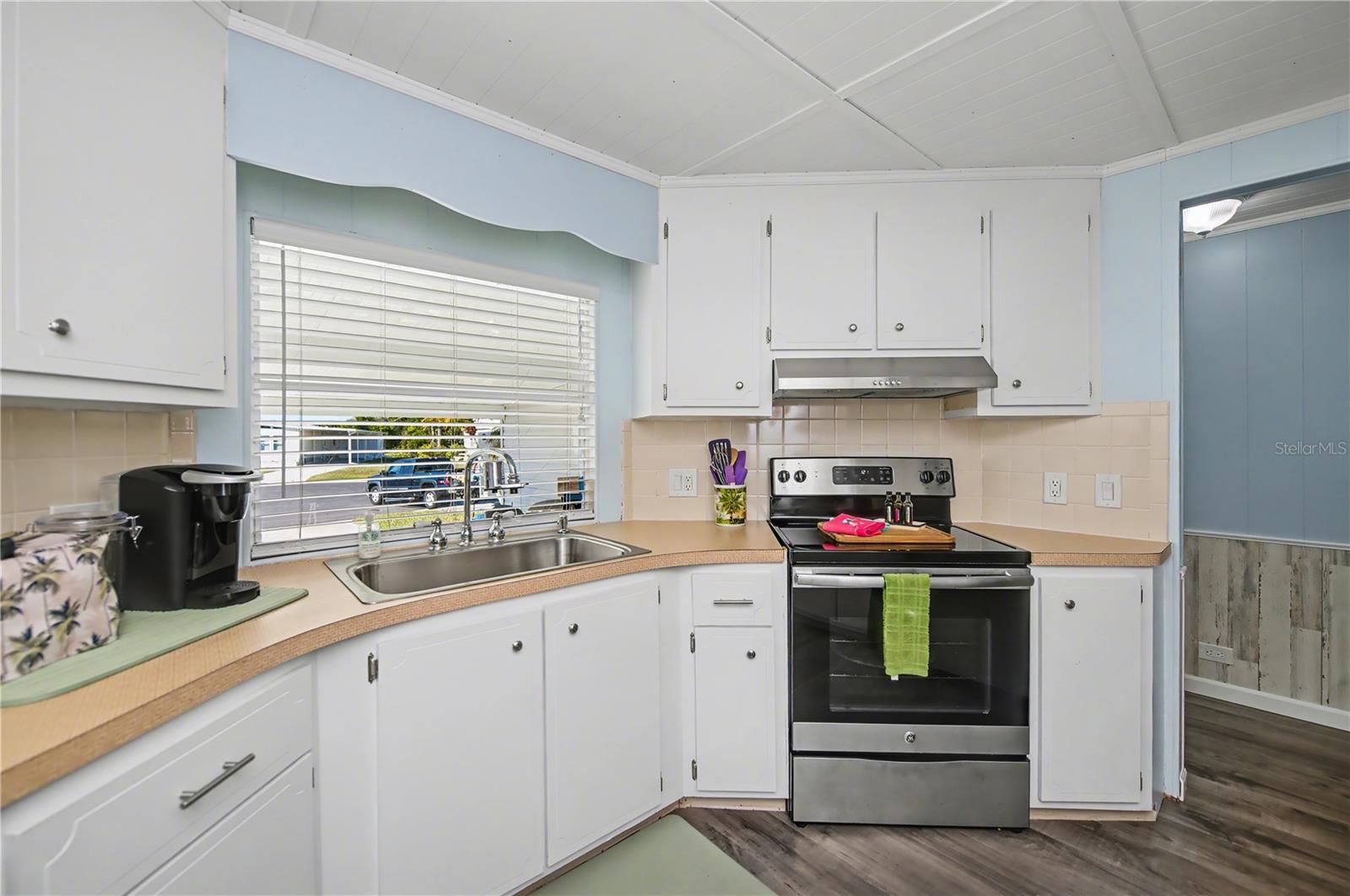 3303 BLUE JAY LN, ENGLEWOOD, FL — photo 10