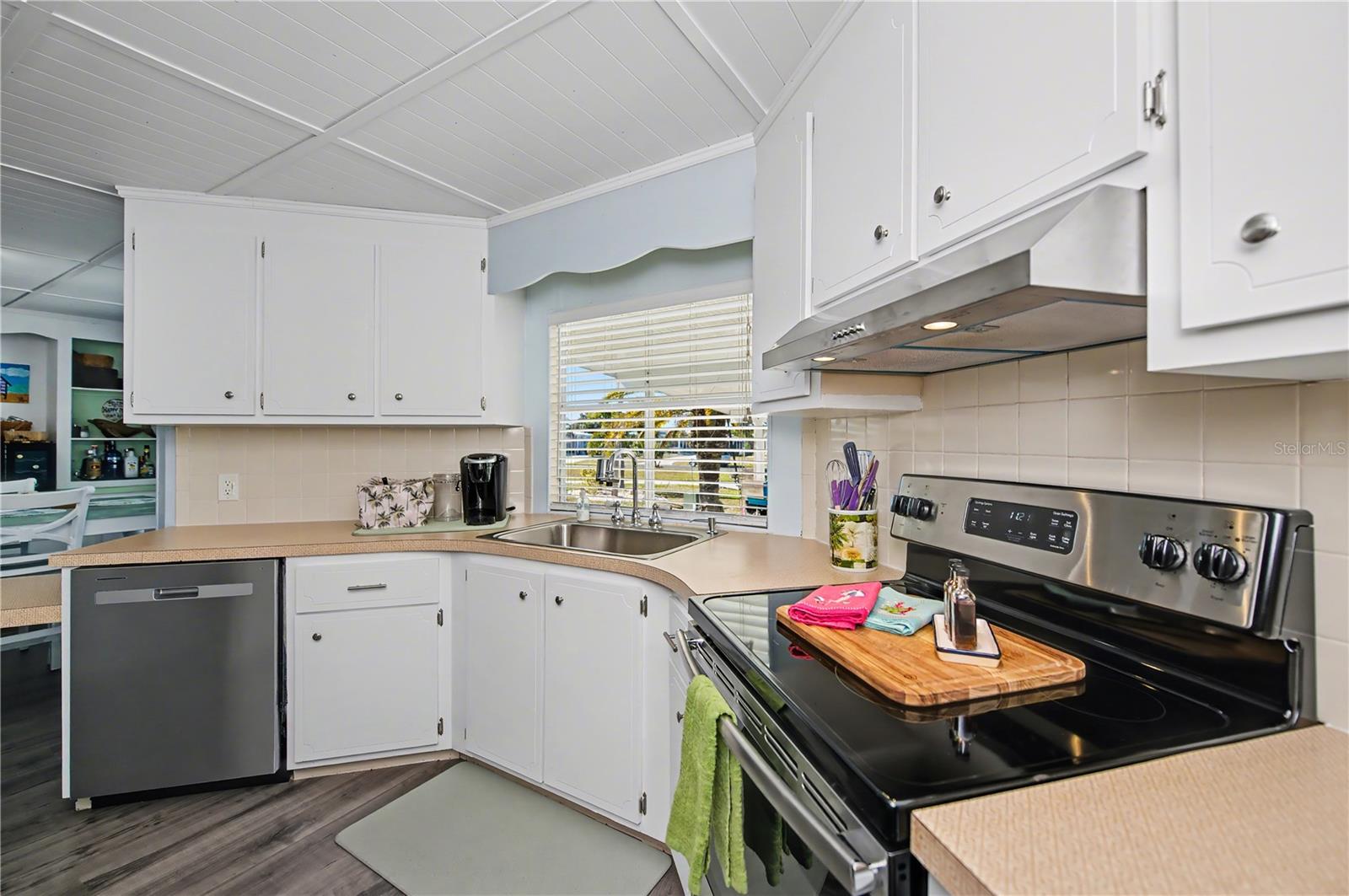3303 BLUE JAY LN, ENGLEWOOD, FL — photo 11