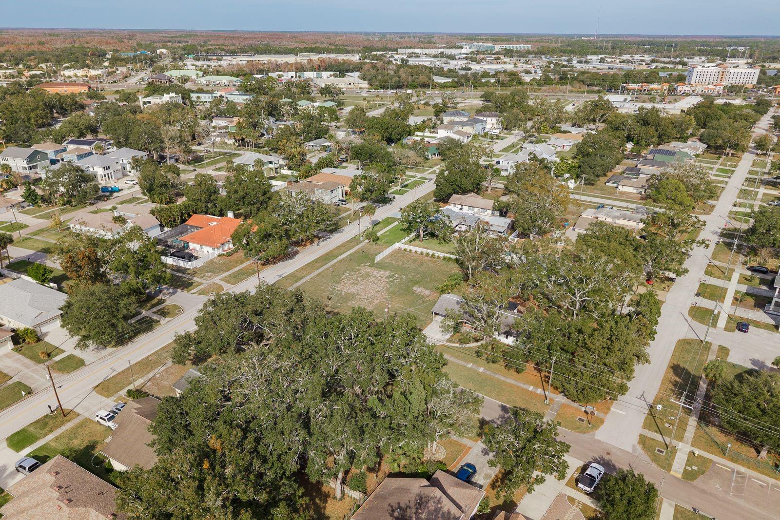 311 WASHINGTON AVE, OLDSMAR, FL — photo 17