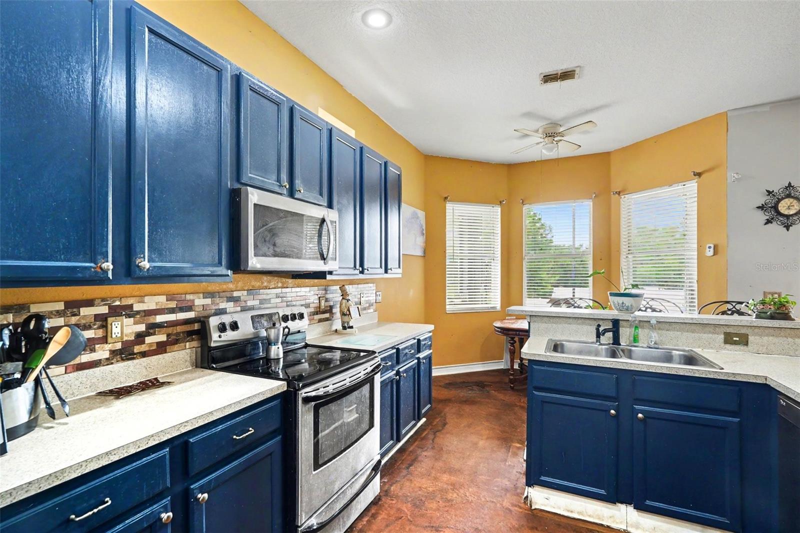 37110 HIGHLAND BLUFF CIR, DADE CITY, FL — photo 12
