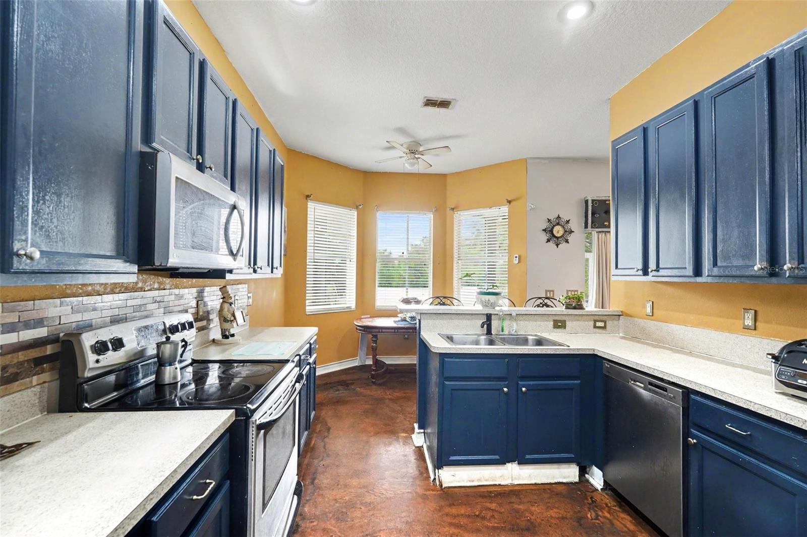 37110 HIGHLAND BLUFF CIR, DADE CITY, FL — photo 13
