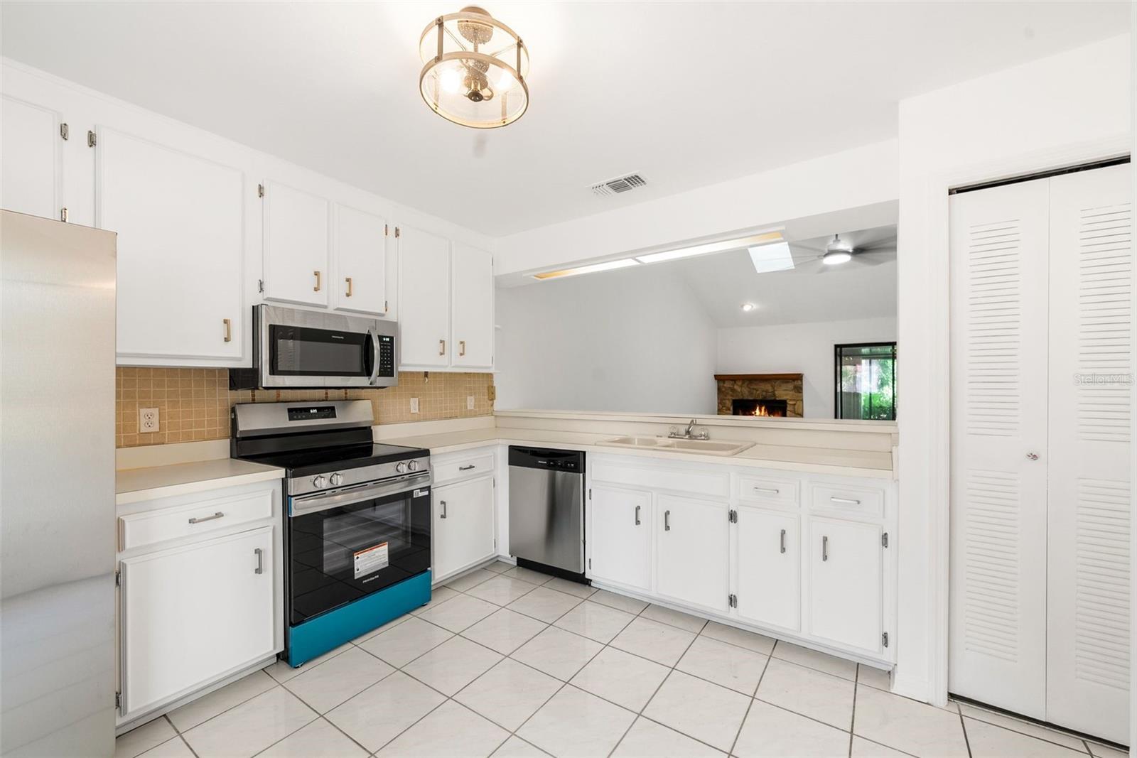 3723 NW 55TH PL, GAINESVILLE, FL — photo 7