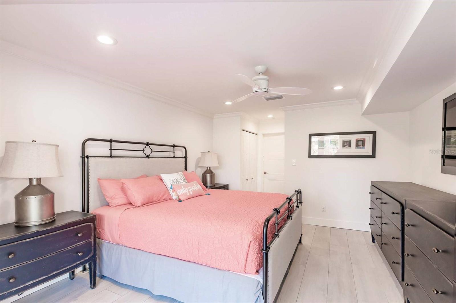 1125 W PEPPERTREE DR #102, SARASOTA, FL — photo 41
