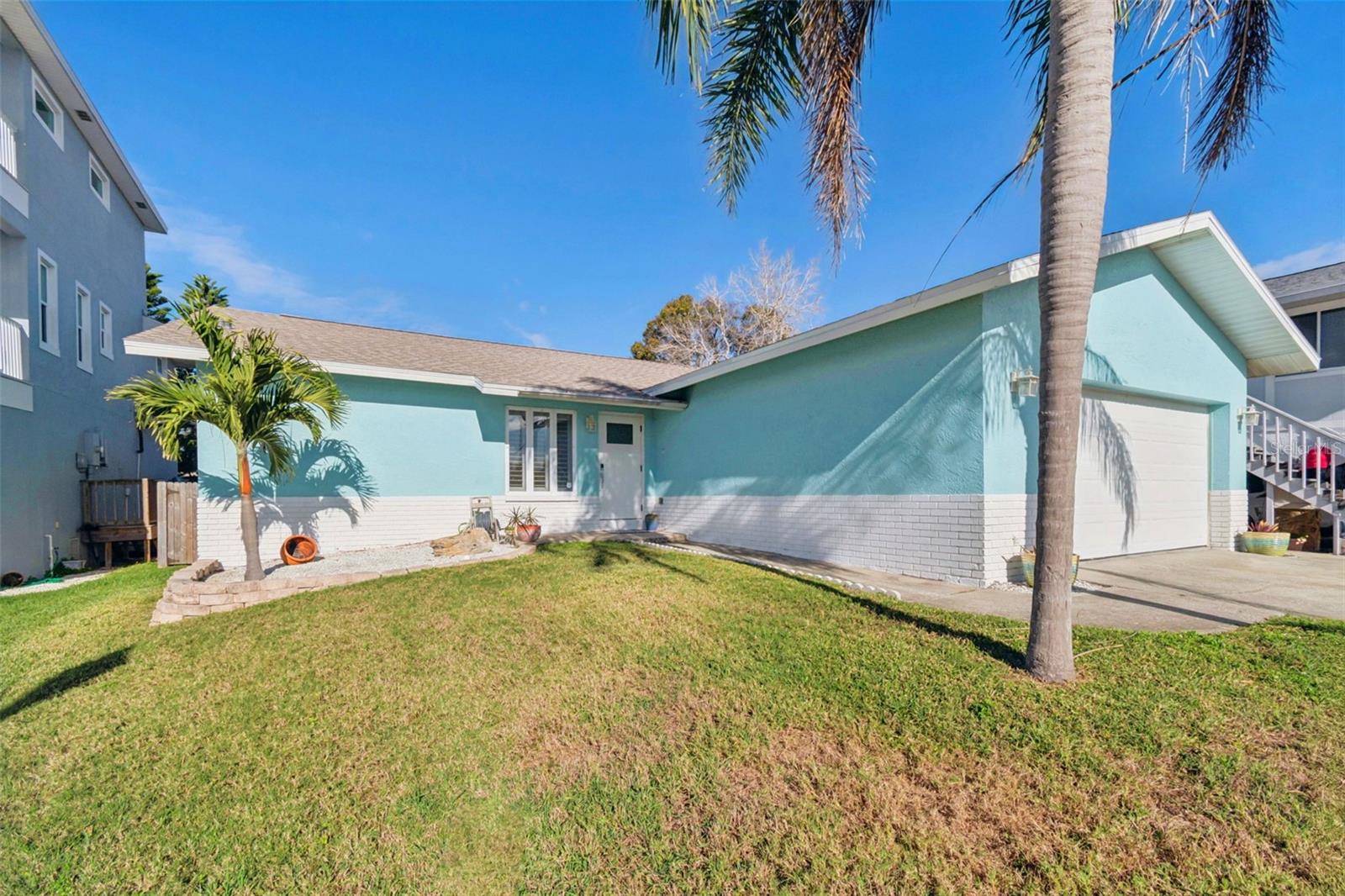 216 176TH AVE E, REDINGTON SHORES, FL — photo 3