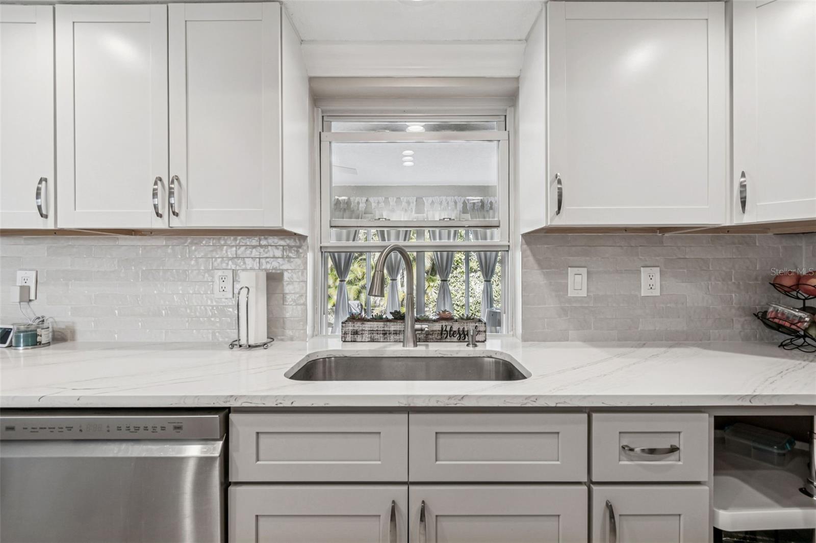216 176TH AVE E, REDINGTON SHORES, FL — photo 18