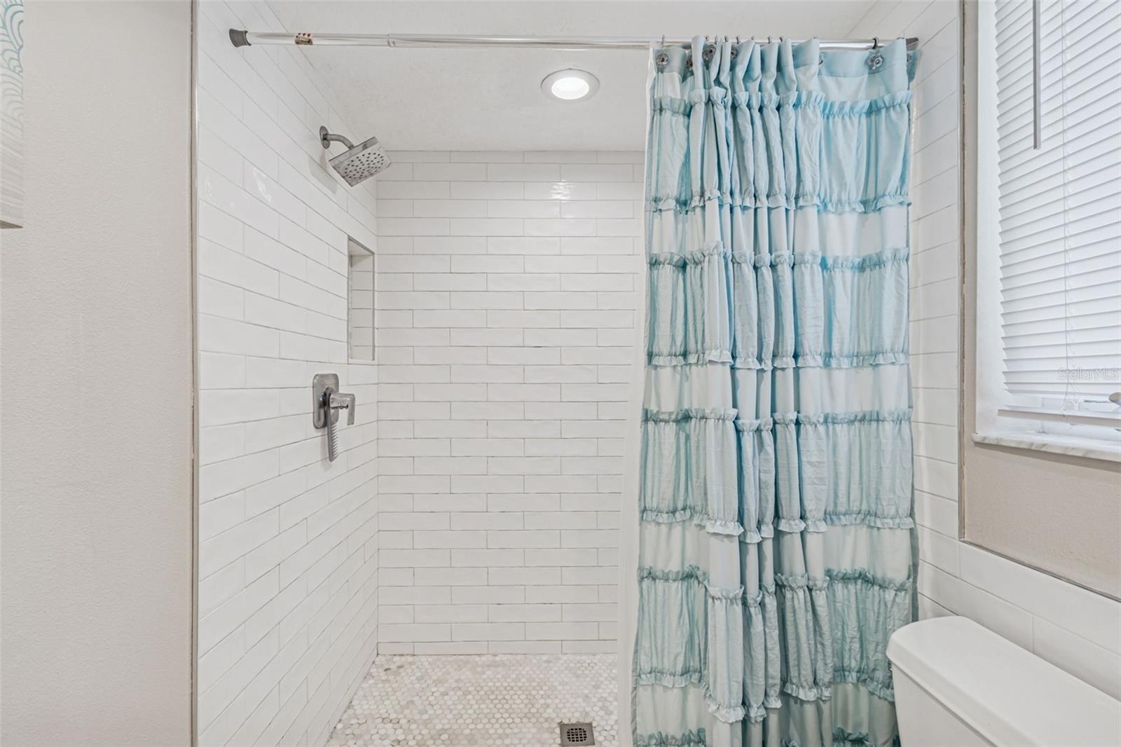 216 176TH AVE E, REDINGTON SHORES, FL — photo 32