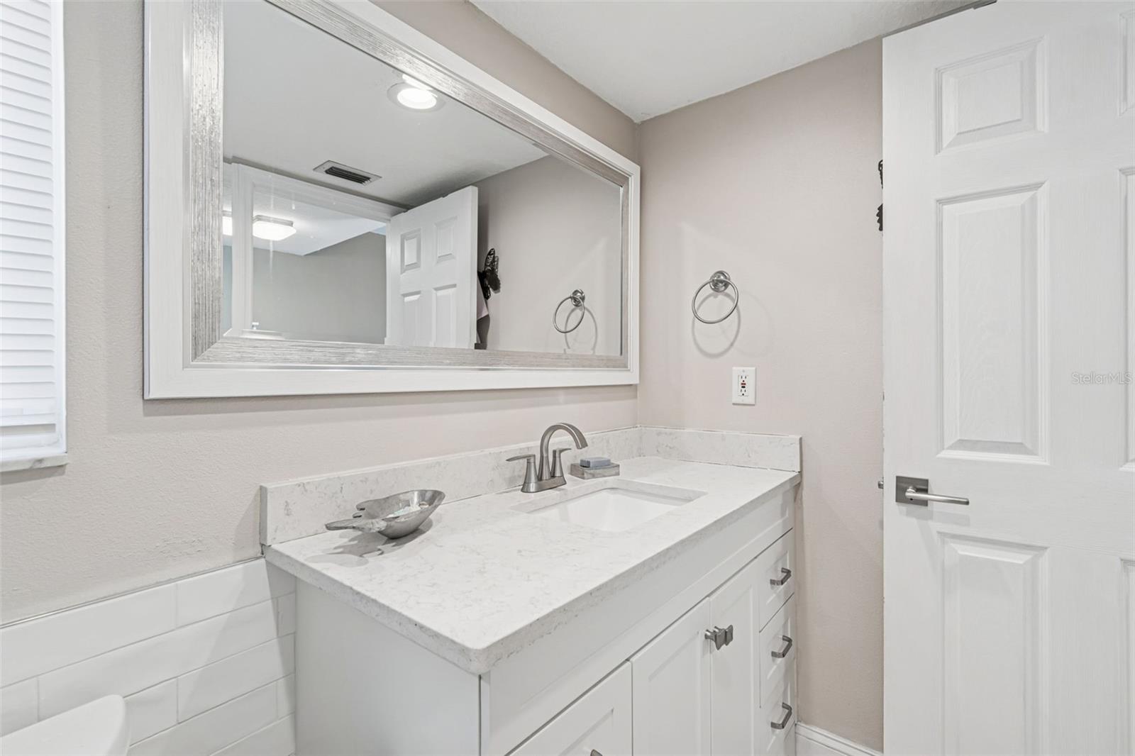 216 176TH AVE E, REDINGTON SHORES, FL — photo 33