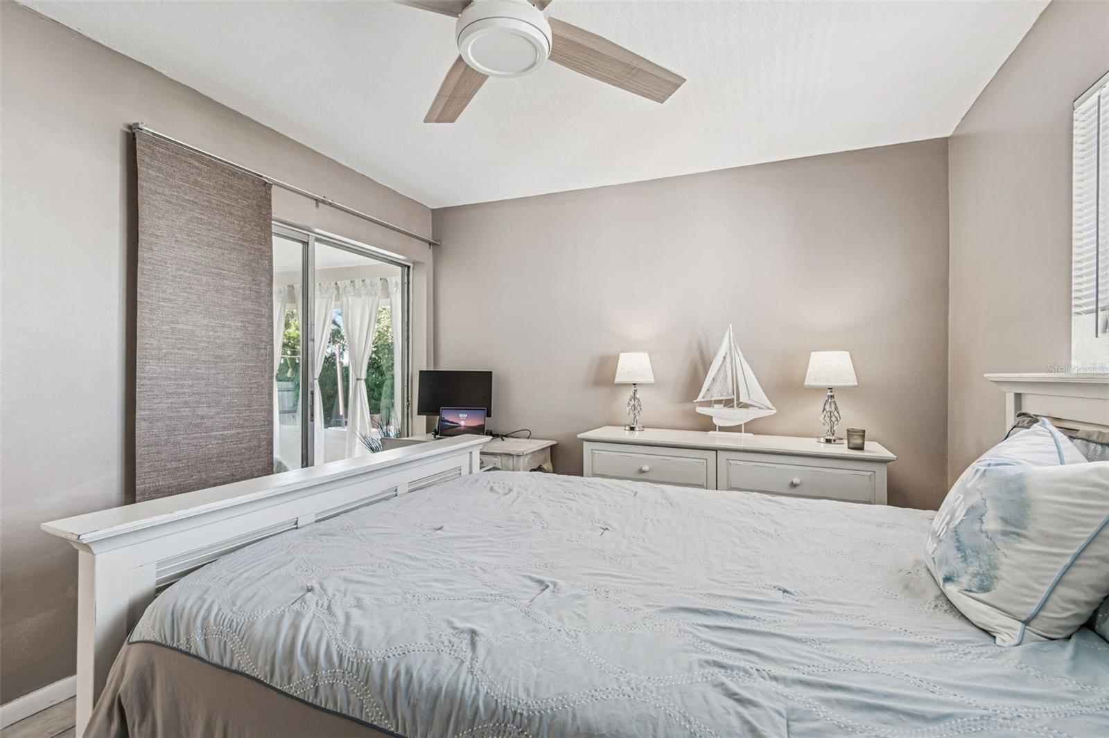 216 176TH AVE E, REDINGTON SHORES, FL — photo 40