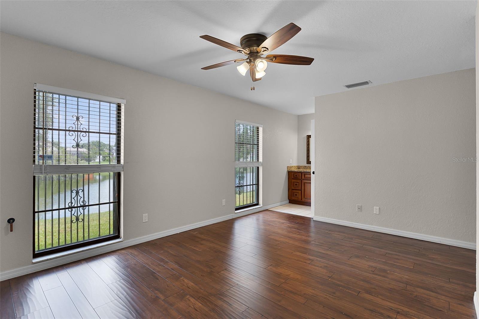 8208 LA SERENA DR, TAMPA, FL — photo 8