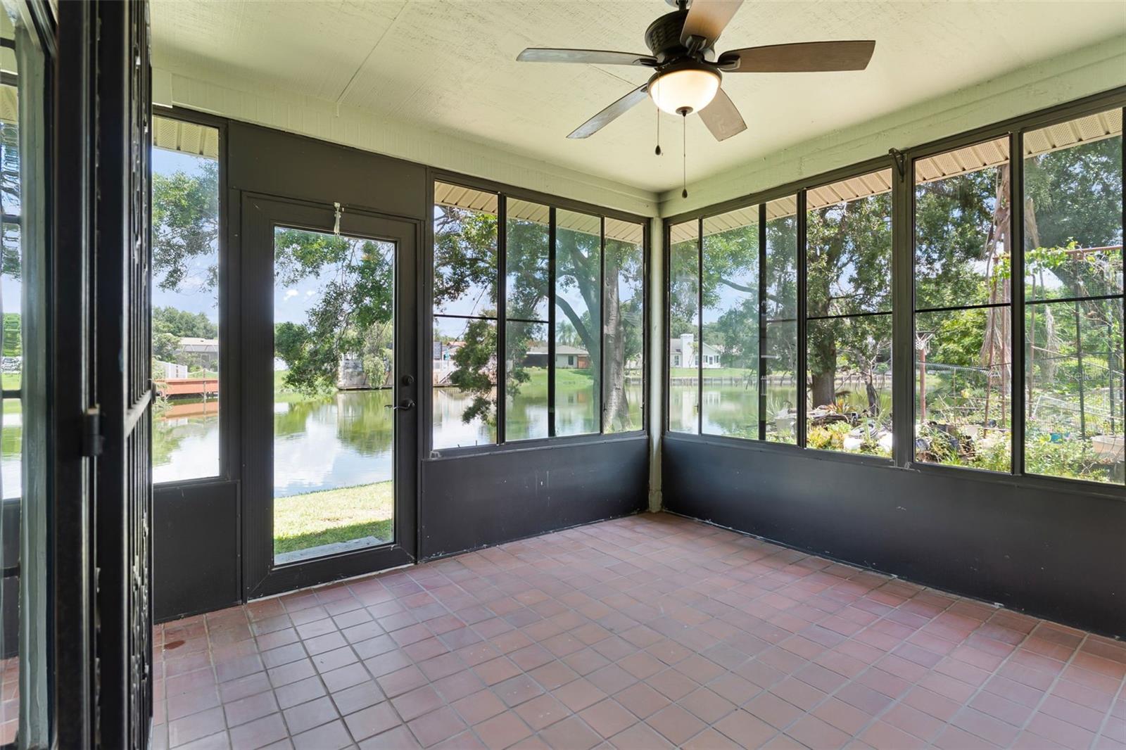 8208 LA SERENA DR, TAMPA, FL — photo 16