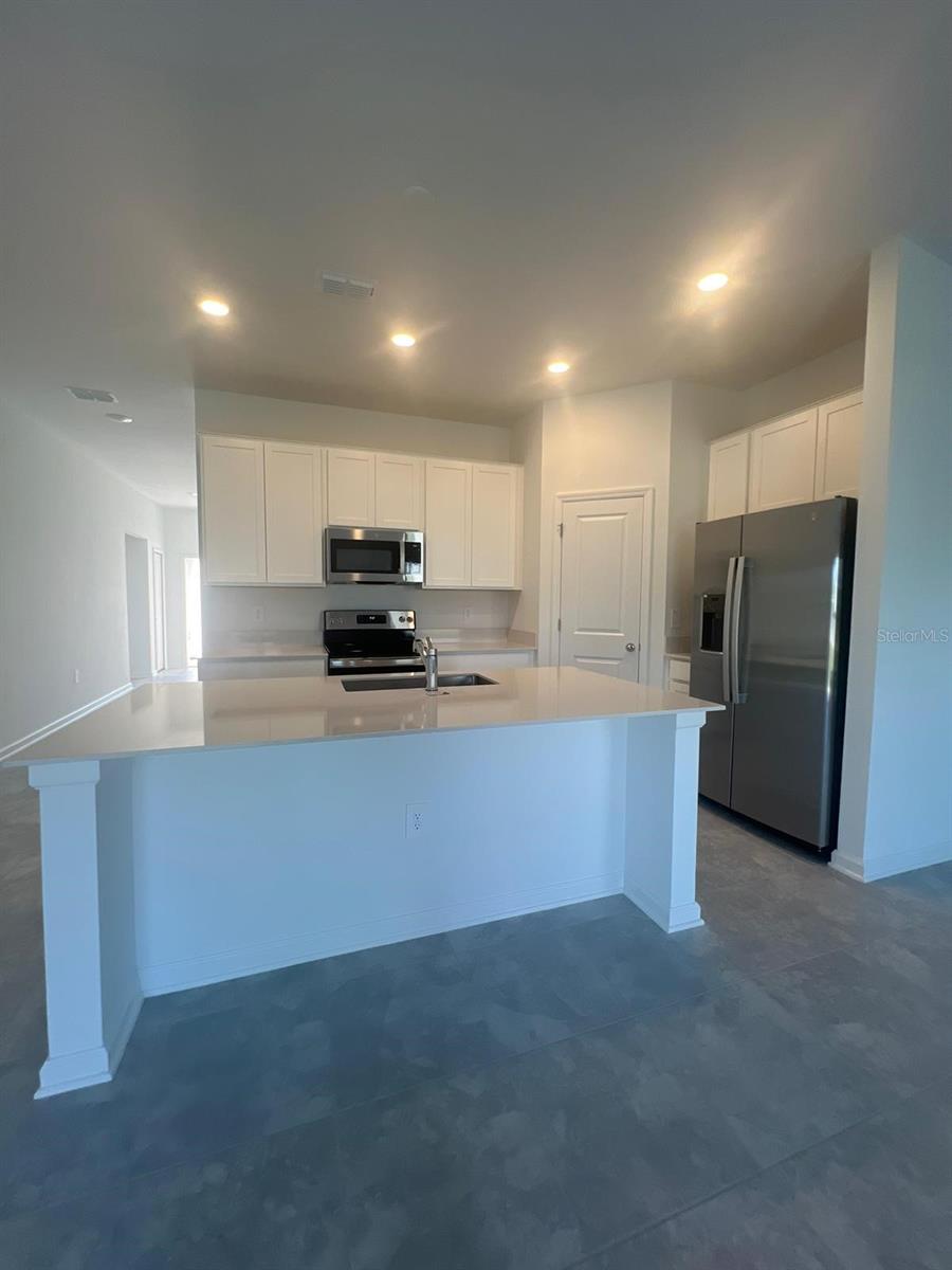 413 CEDAR KEY ST, DAVENPORT, FL — photo 2