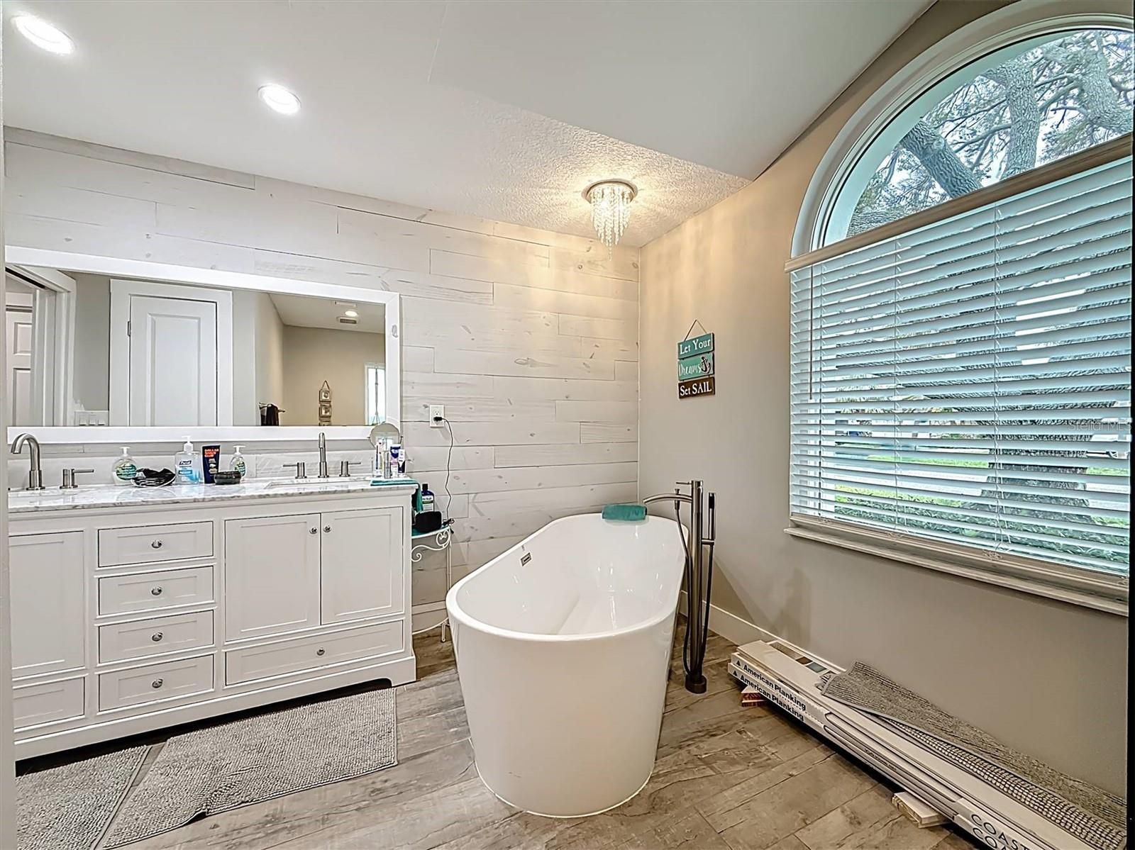 3828 48TH AVE S, ST PETERSBURG, FL — photo 46