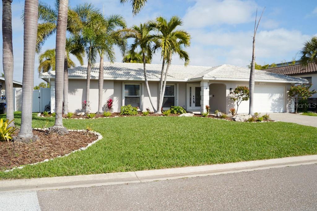 3807 48TH AVE S, ST PETERSBURG, FL — photo 2