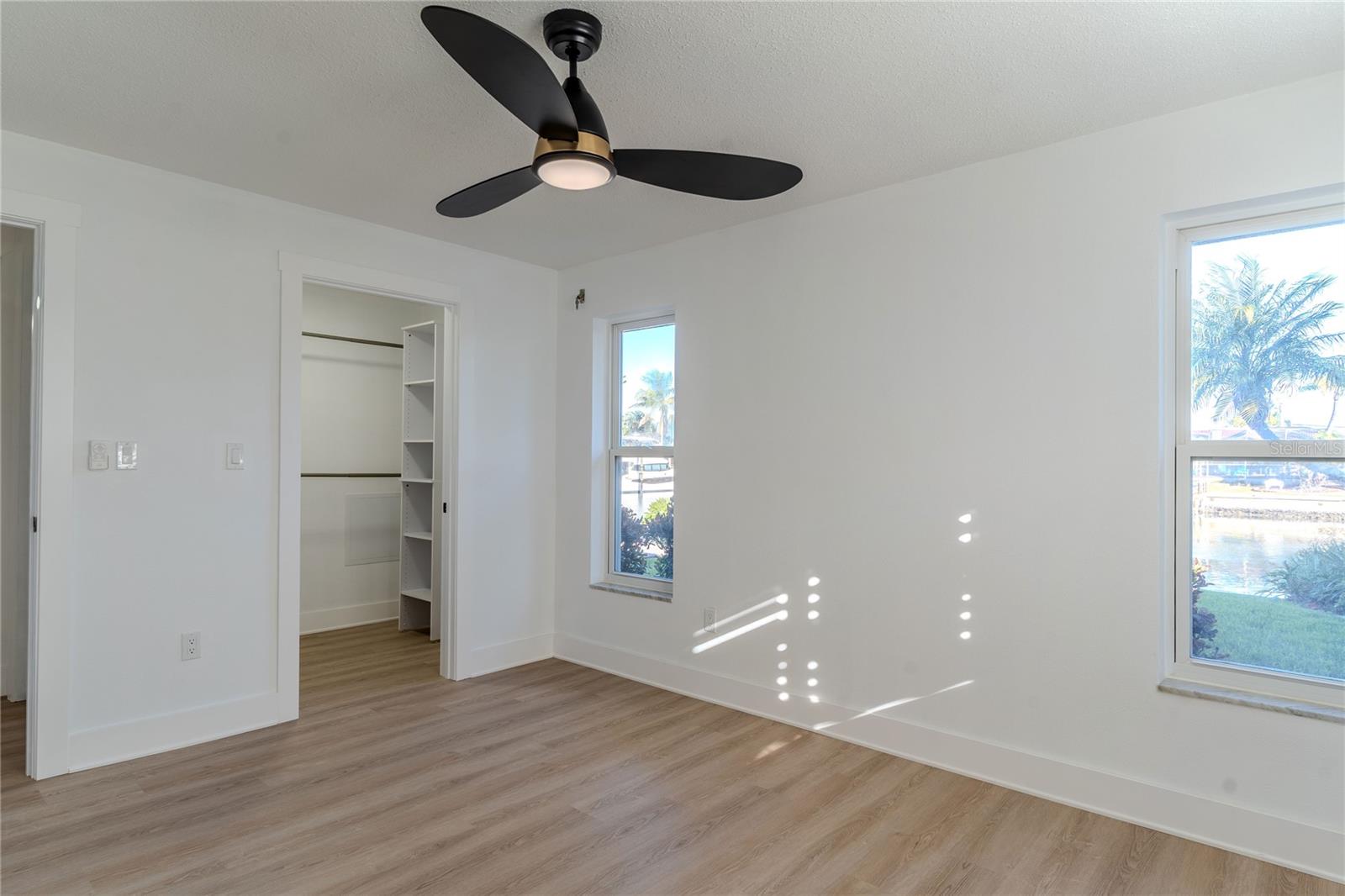 3807 48TH AVE S, ST PETERSBURG, FL — photo 37