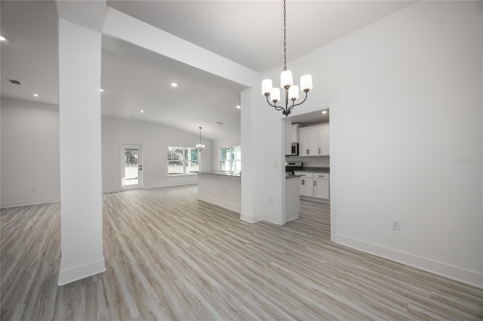 581 SW BELLFLOWER DR, LAKE CITY, FL — photo 4