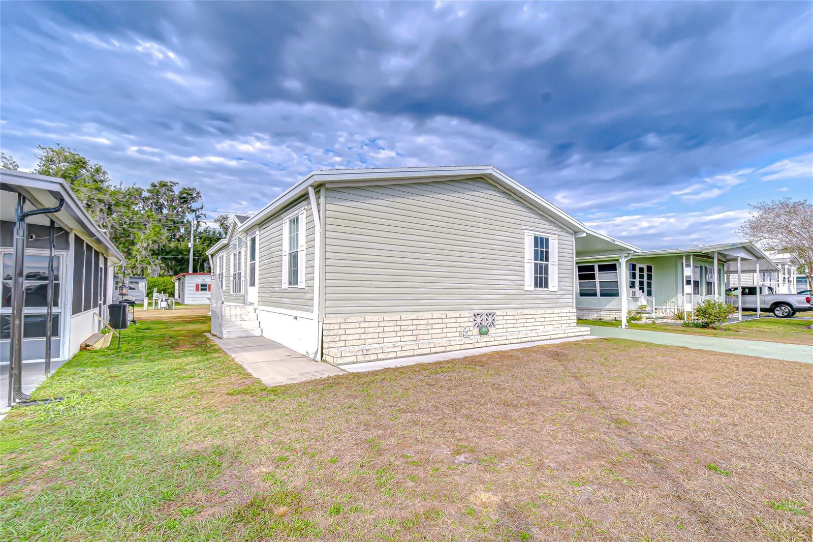 3337 DAWNS DELL, ZEPHYRHILLS, FL — photo 91