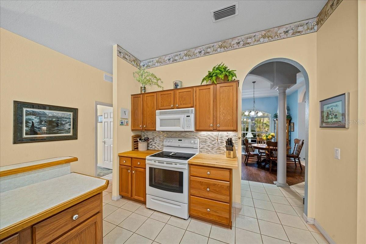 16731 SE 181ST TER, WEIRSDALE, FL — photo 12