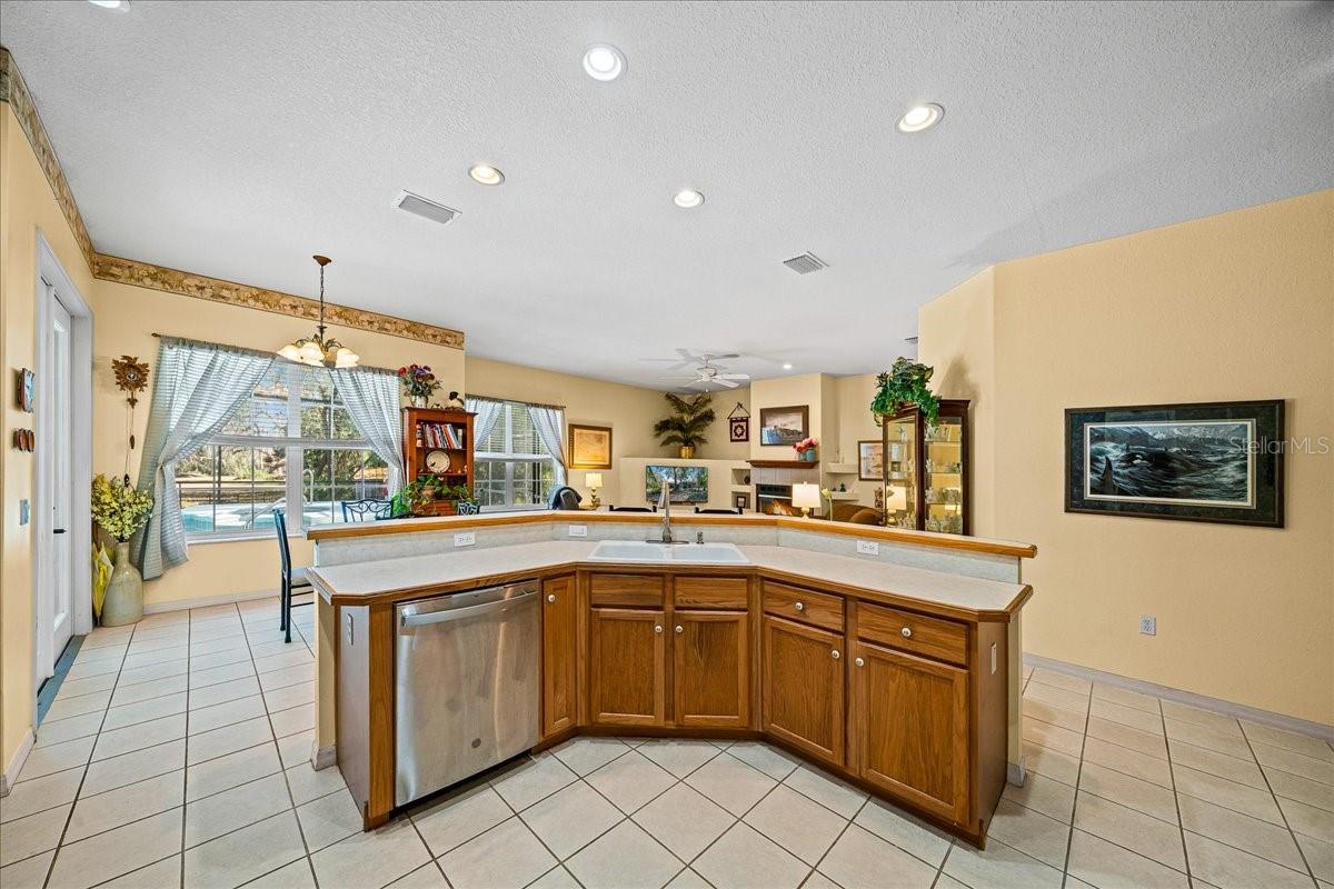 16731 SE 181ST TER, WEIRSDALE, FL — photo 13