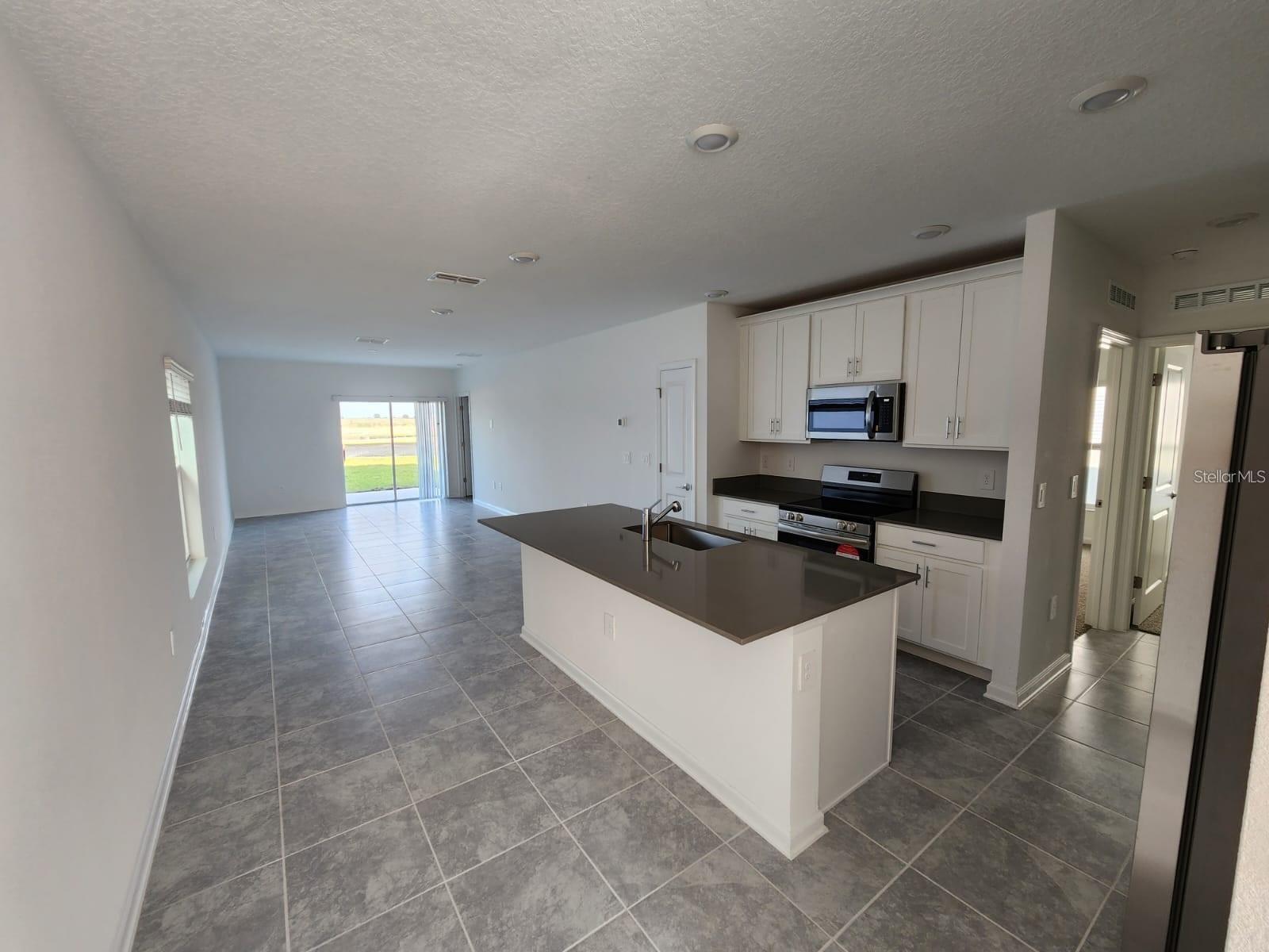 2713 RUNNERS CIR, CLERMONT, FL — photo 11