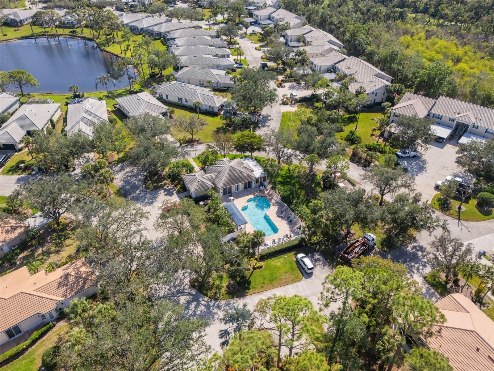 905 BARCLAY CT, VENICE, FL — photo 46