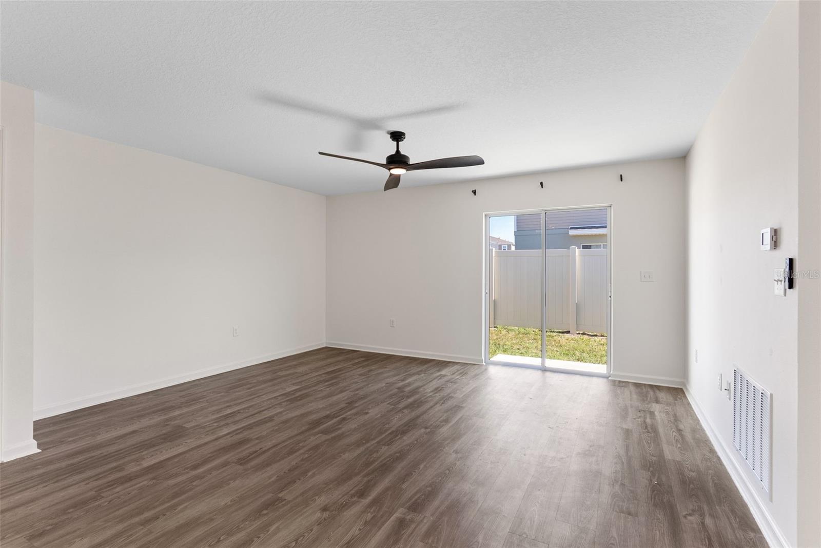 2059 KENTUCKY RD, SUMTERVILLE, FL — photo 8