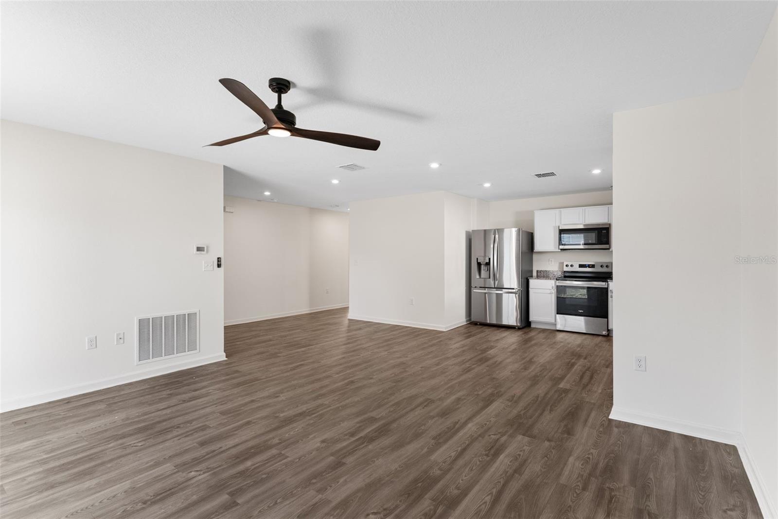 2059 KENTUCKY RD, SUMTERVILLE, FL — photo 10
