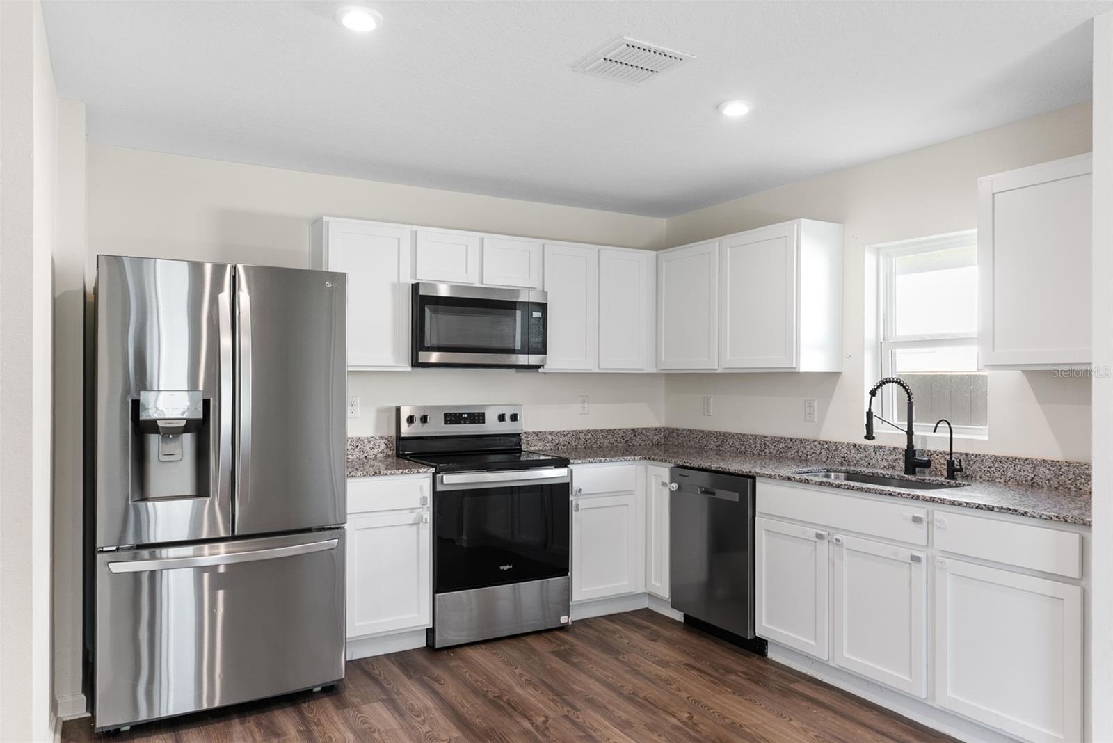 2059 KENTUCKY RD, SUMTERVILLE, FL — photo 14