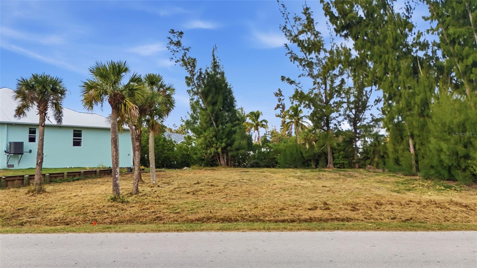 3925 MAGNOLIA WAY, PUNTA GORDA, FL