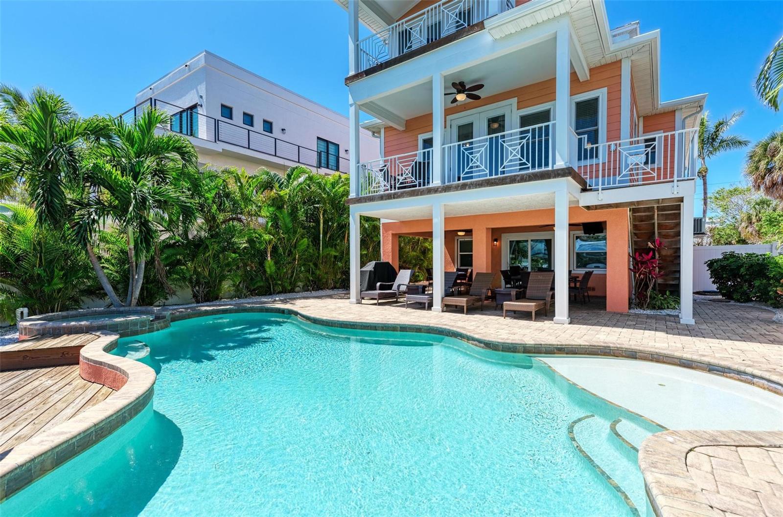 203 N HARBOR DR, HOLMES BEACH, FL — photo 3