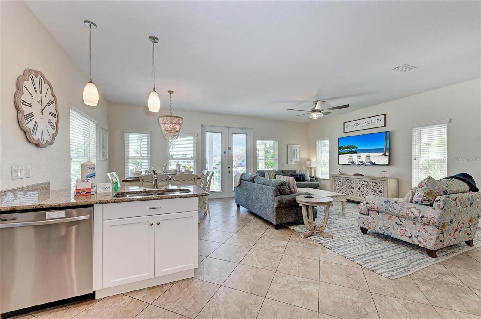 203 N HARBOR DR, HOLMES BEACH, FL — photo 11