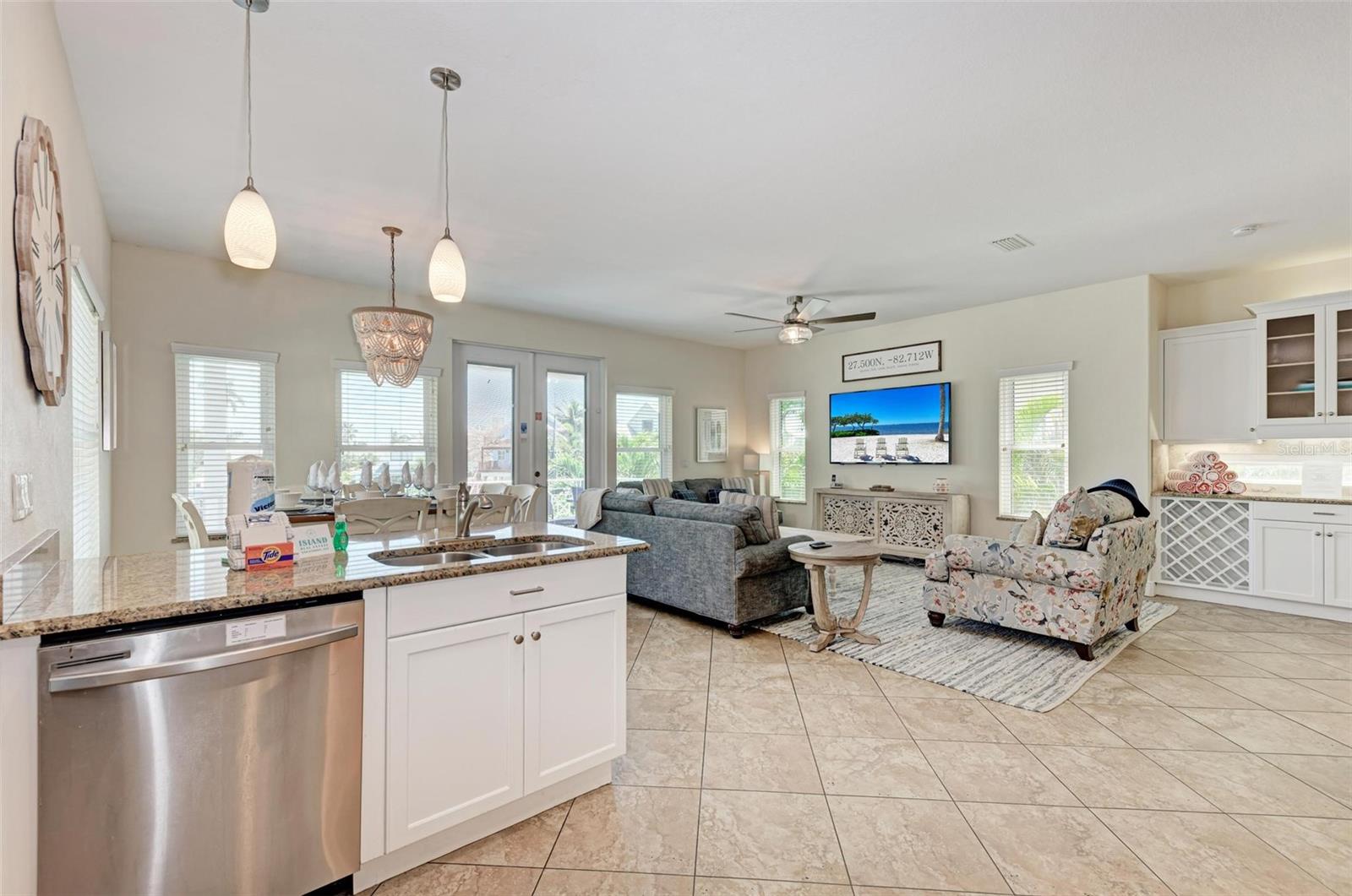 203 N HARBOR DR, HOLMES BEACH, FL — photo 19