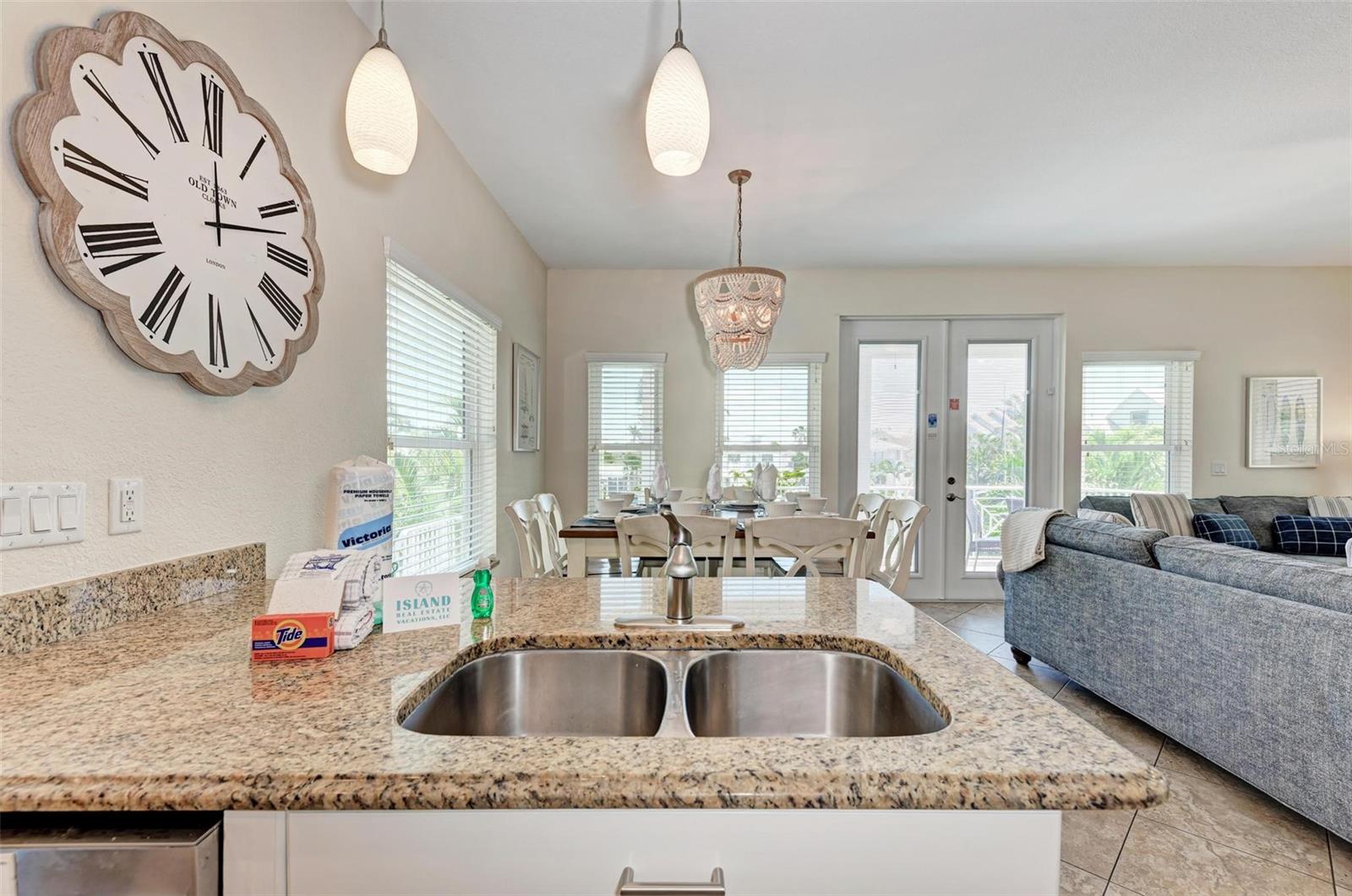 203 N HARBOR DR, HOLMES BEACH, FL — photo 20