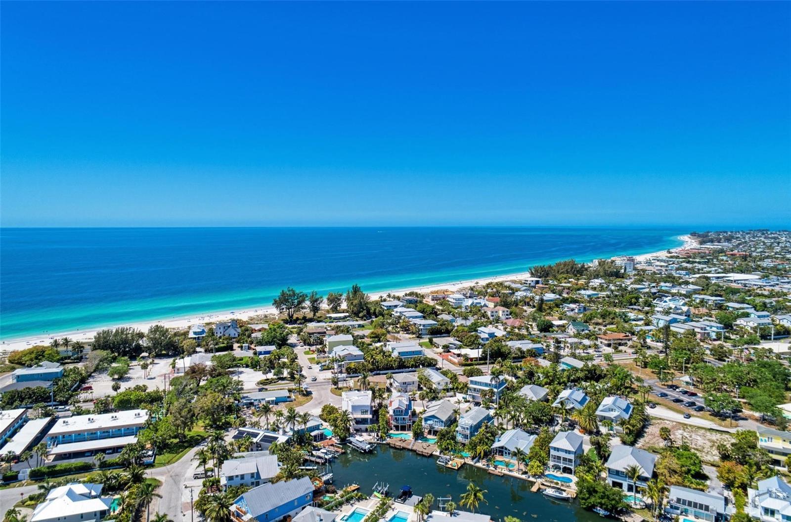 203 N HARBOR DR, HOLMES BEACH, FL — photo 25