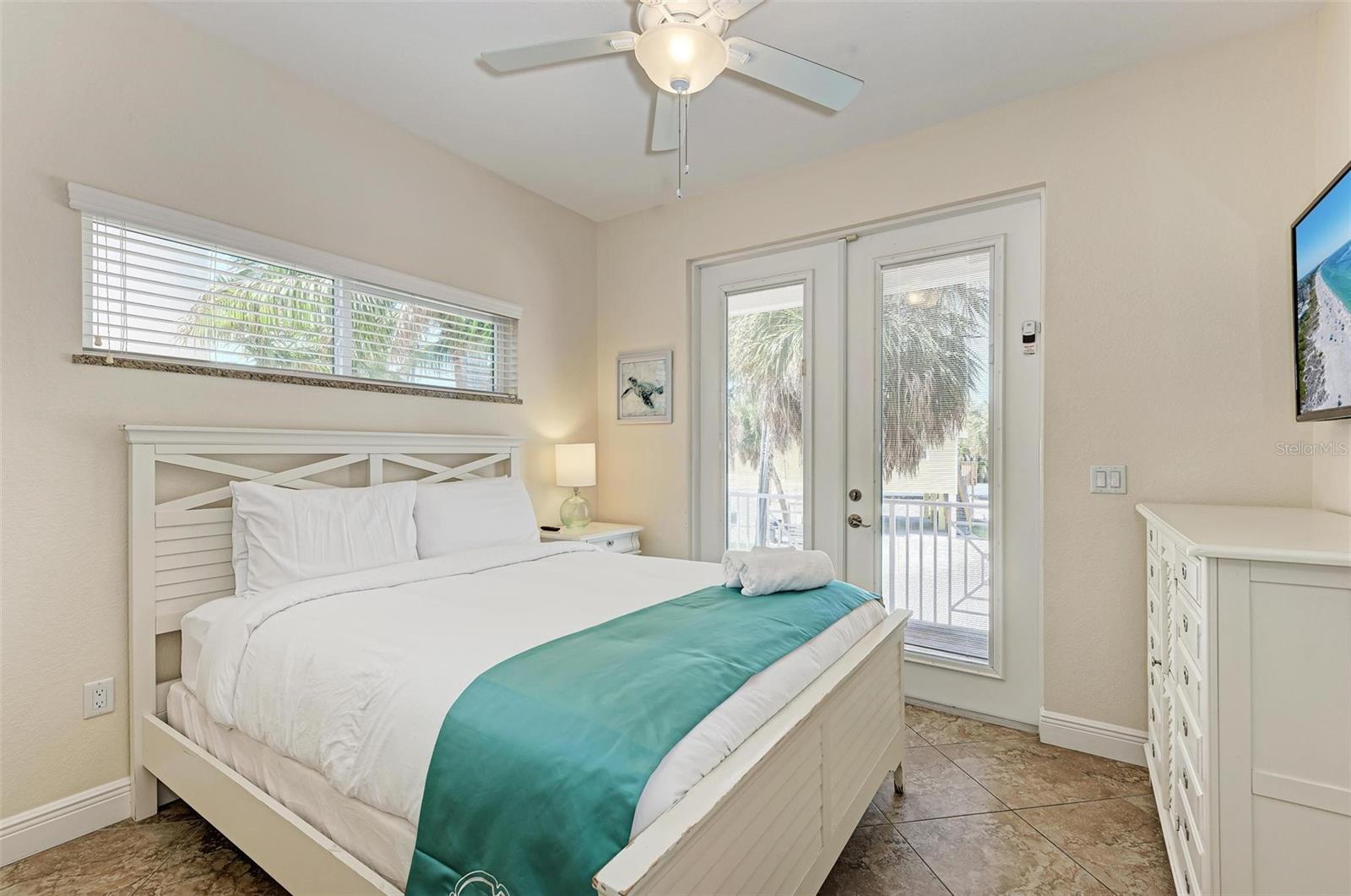 203 N HARBOR DR, HOLMES BEACH, FL — photo 28