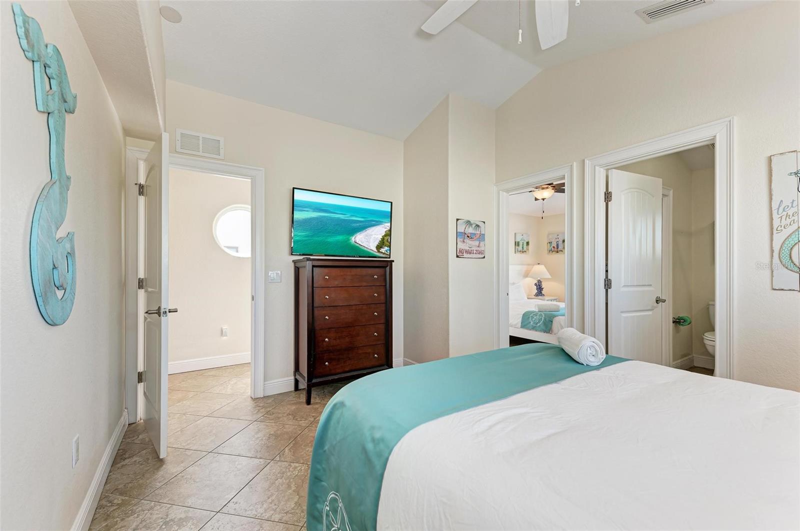 203 N HARBOR DR, HOLMES BEACH, FL — photo 43