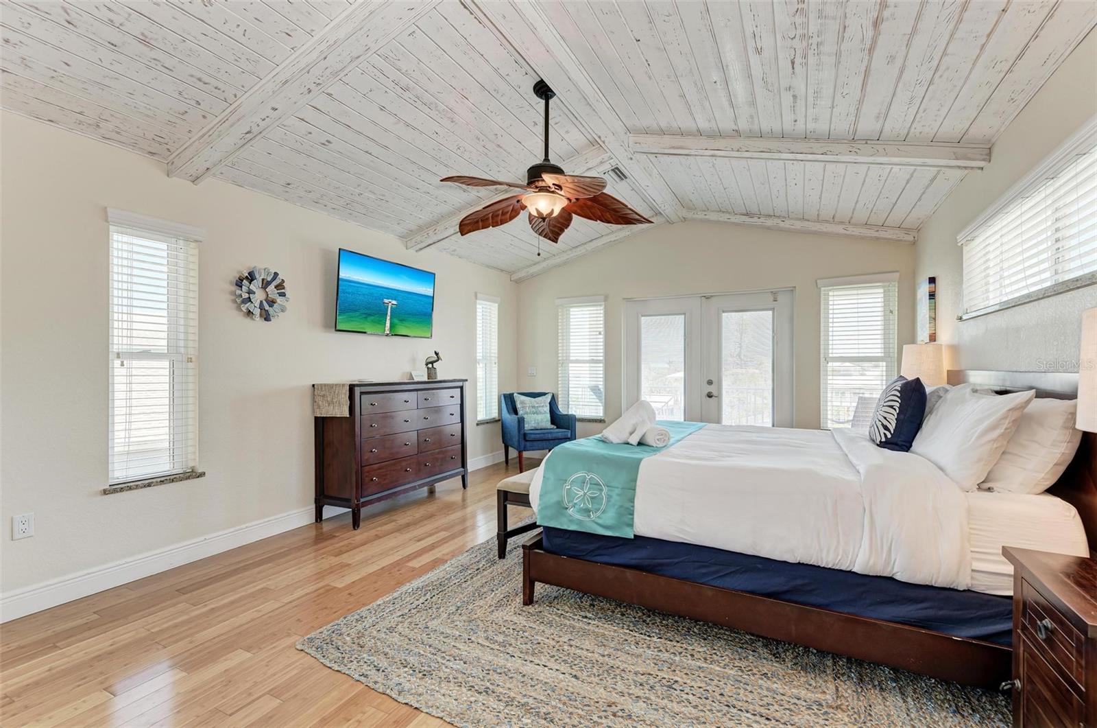 203 N HARBOR DR, HOLMES BEACH, FL — photo 44